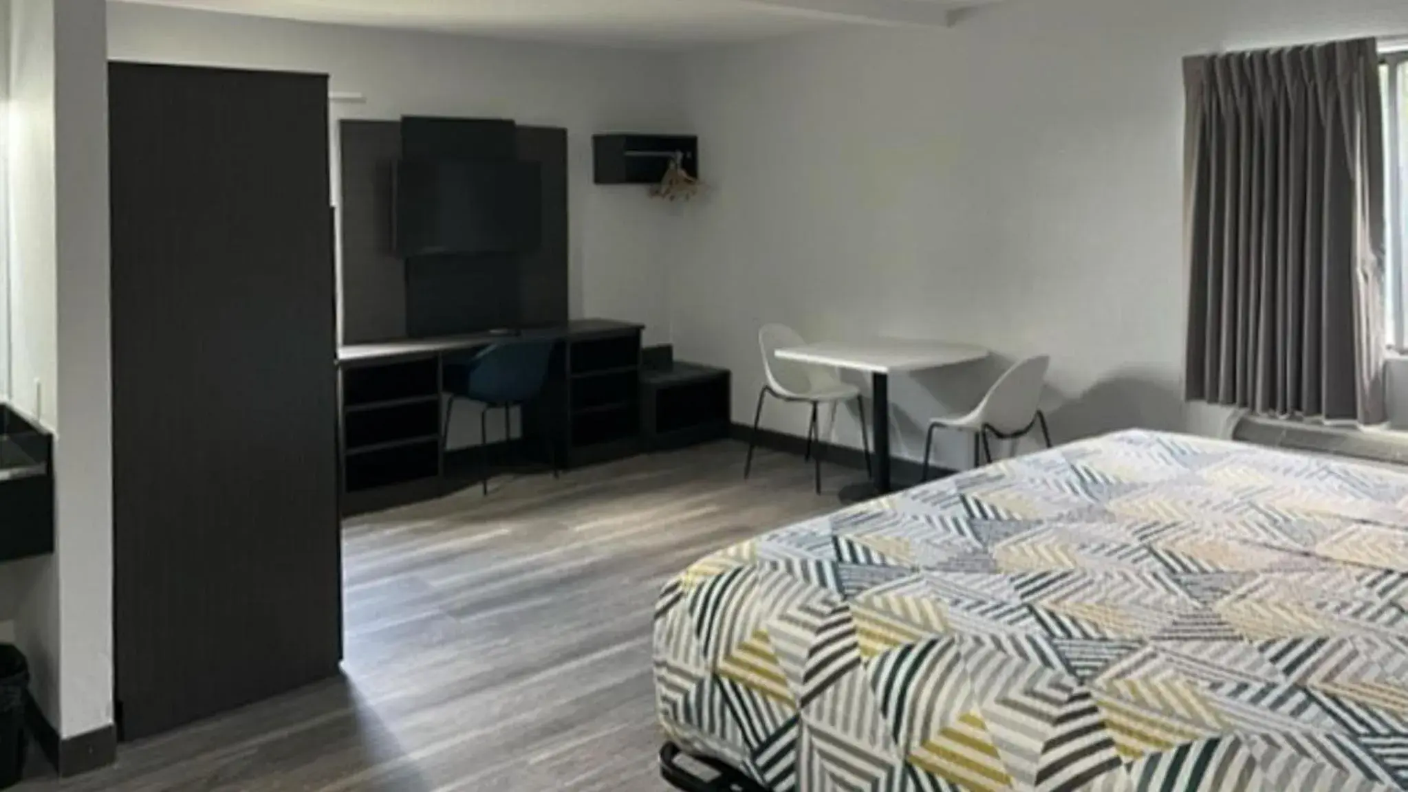 Bedroom, Bed in Studio 6 Little Rock AR South Bedroom, Bed in Studio 6 Little Rock AR South