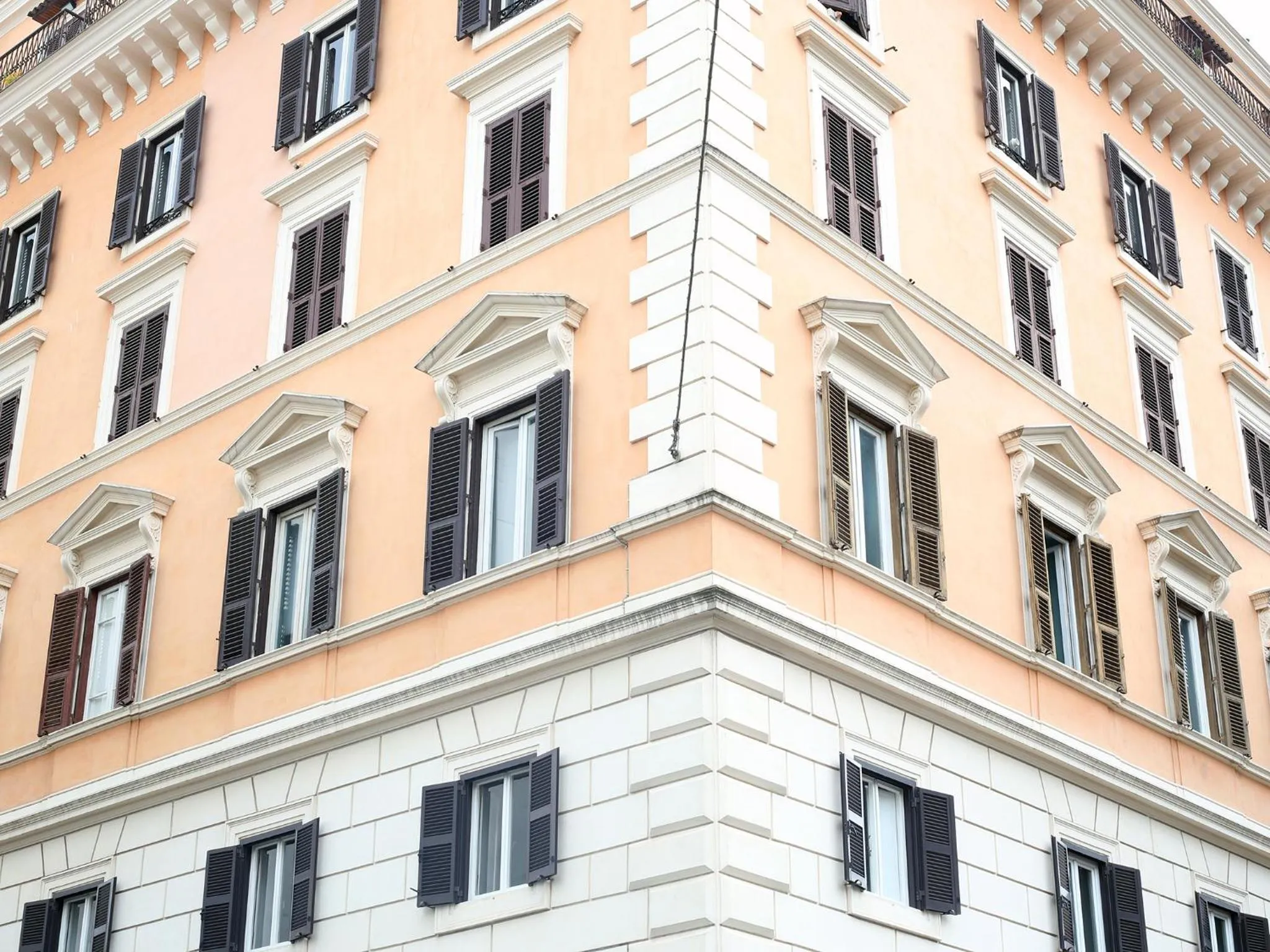 Facade/entrance in Piccolo di Piazza di Spagna Suites