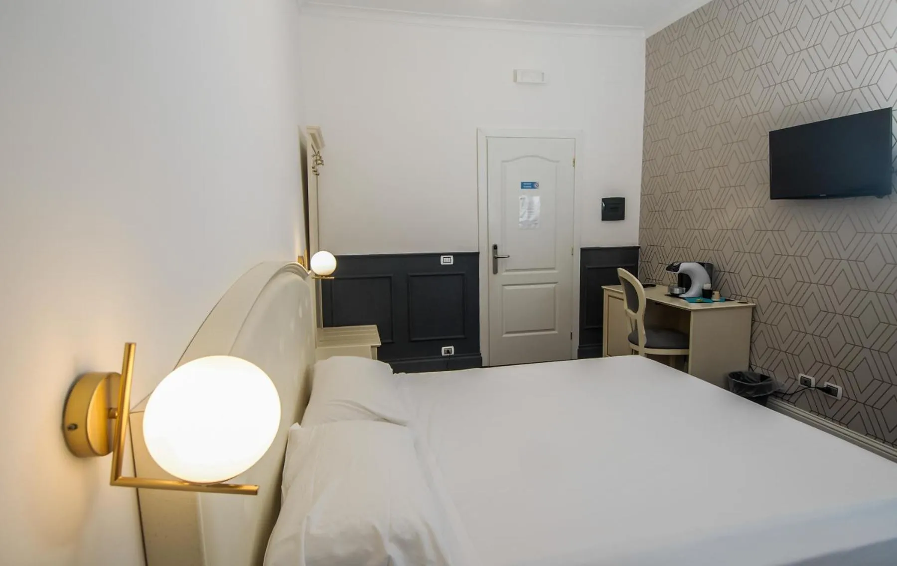 Bed in Piccolo di Piazza di Spagna Suites