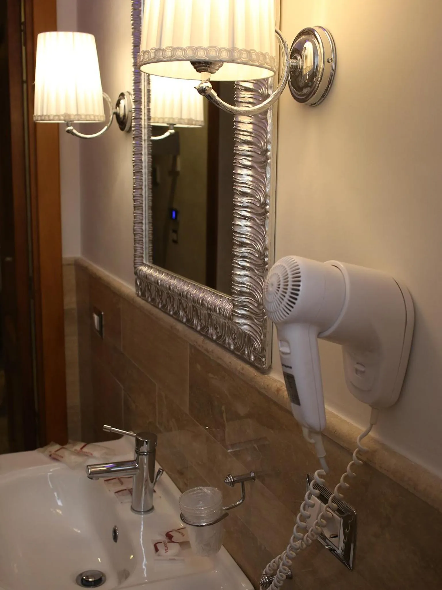 Bathroom in Piccolo di Piazza di Spagna Suites