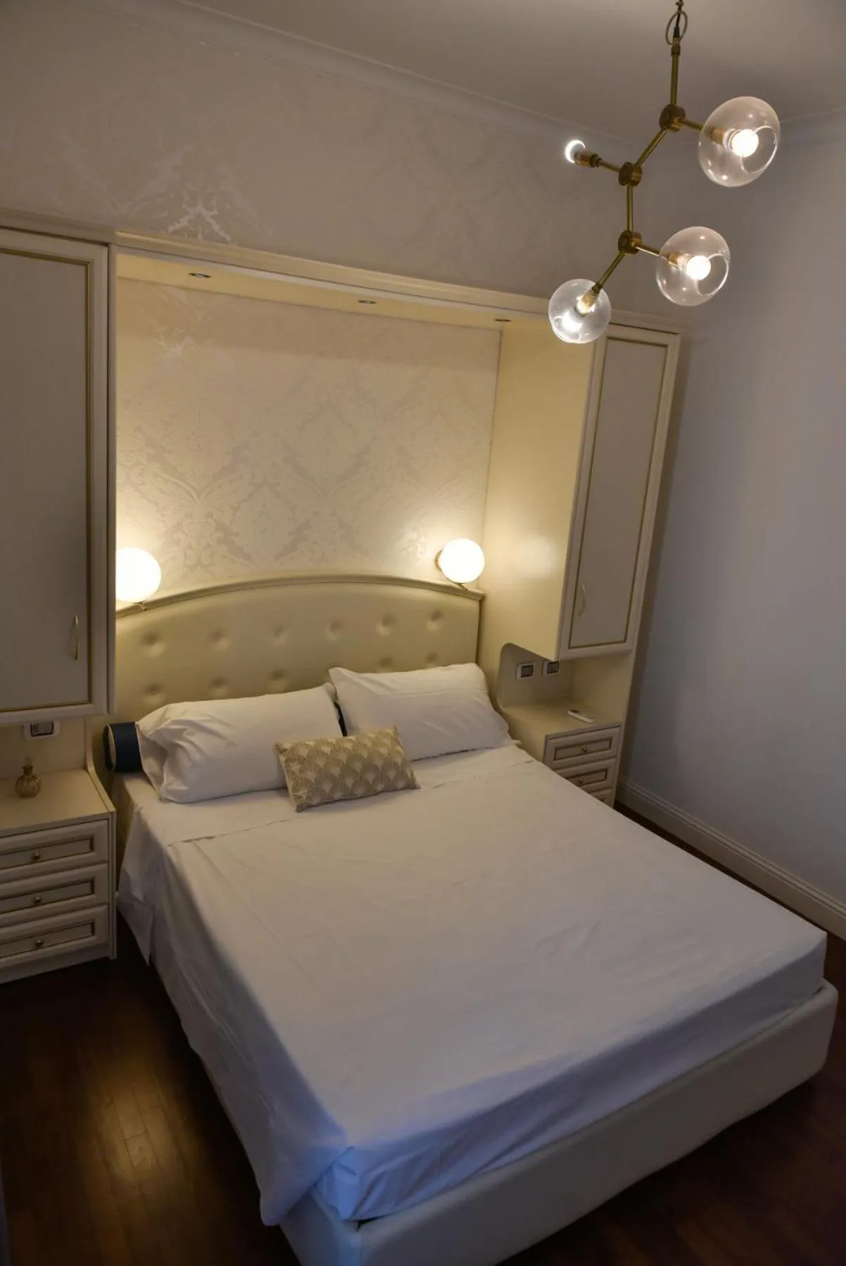 Bed in Piccolo di Piazza di Spagna Suites