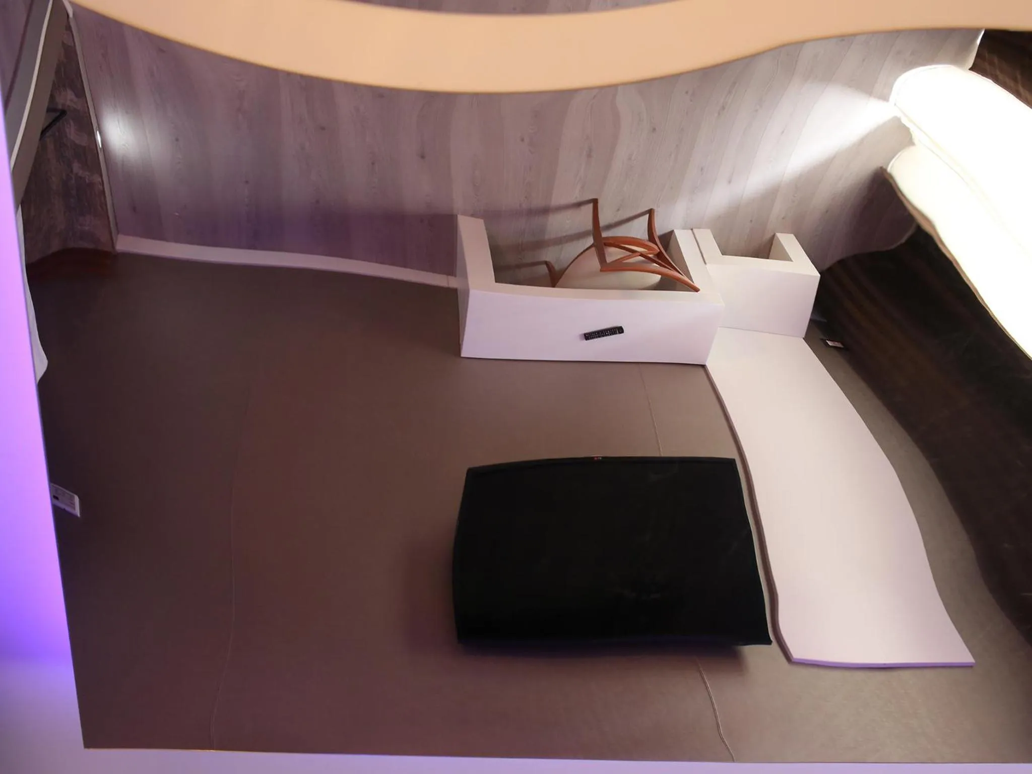 Decorative detail, Bed in Piccolo di Piazza di Spagna Suites