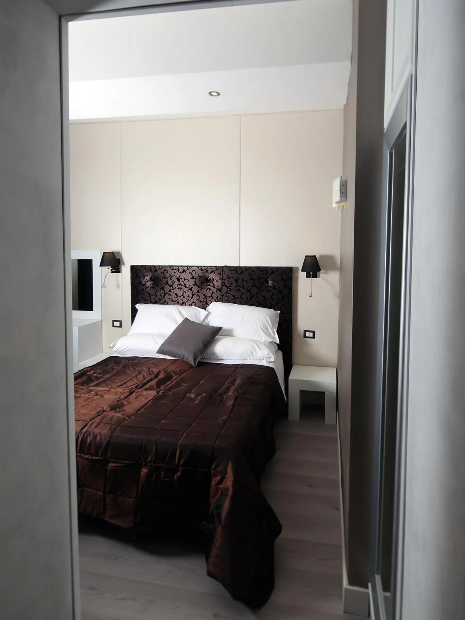 Bed in Piccolo di Piazza di Spagna Suites