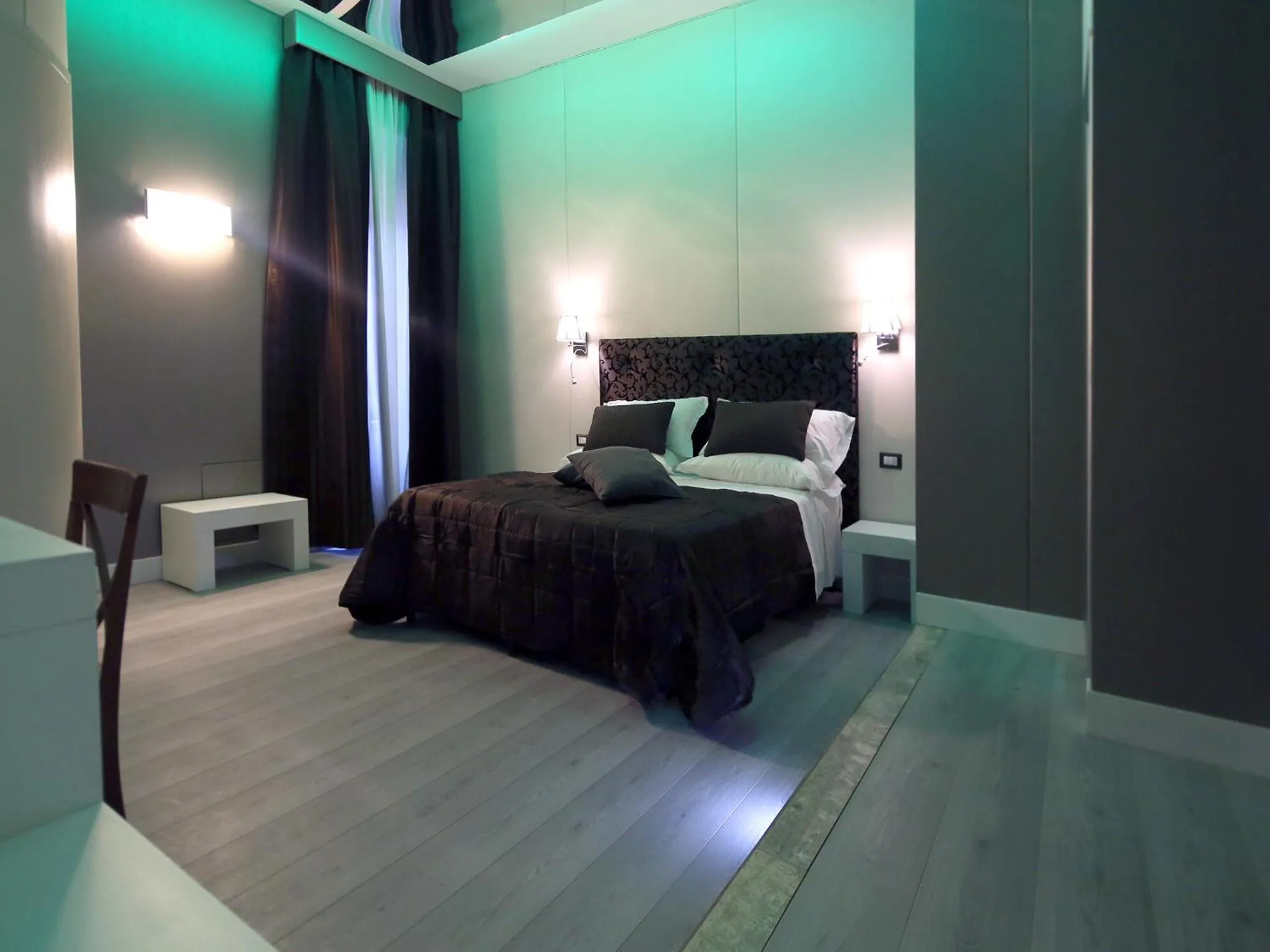 Photo of the whole room, Bed in Piccolo di Piazza di Spagna Suites