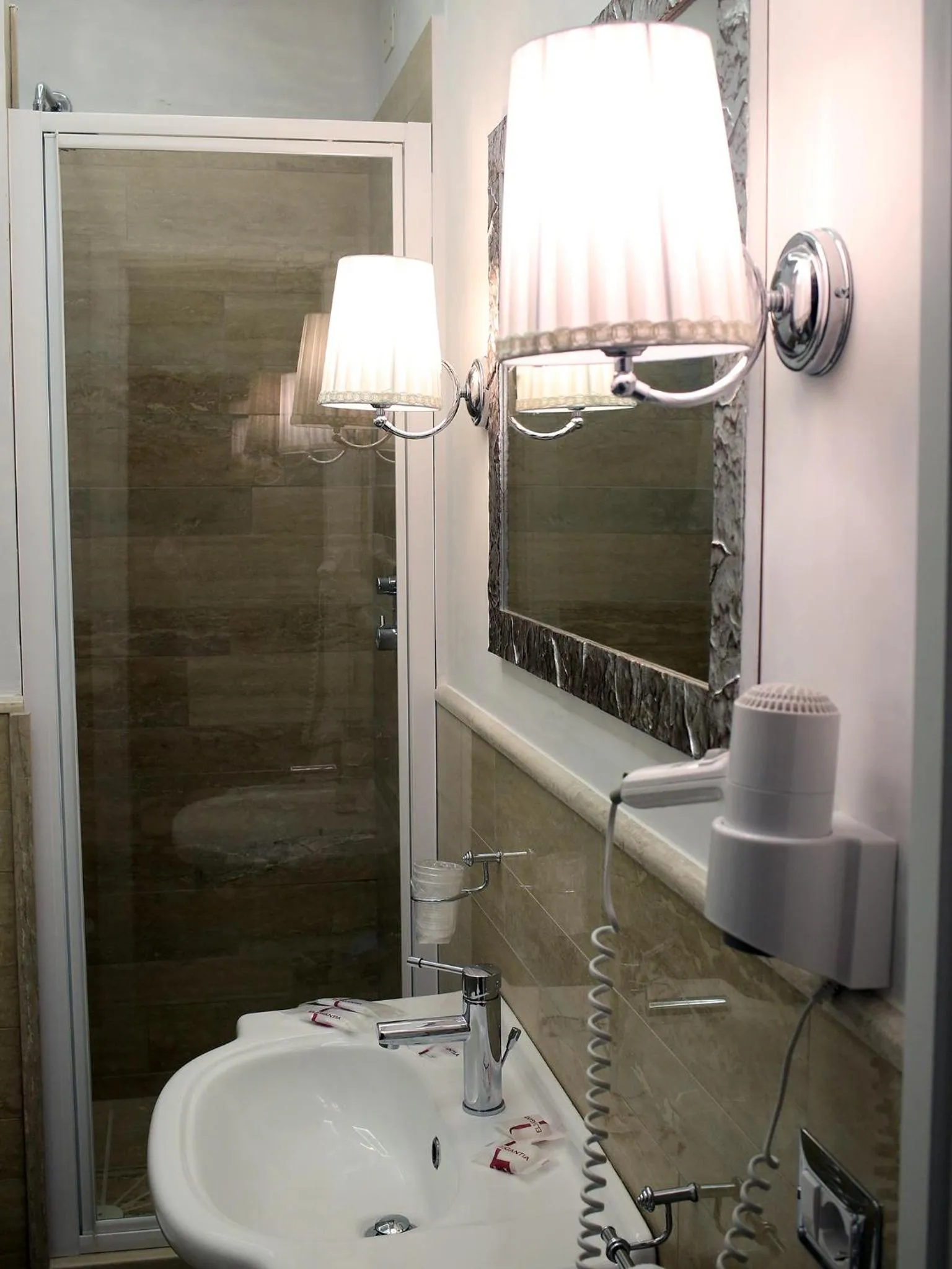 Bathroom in Piccolo di Piazza di Spagna Suites