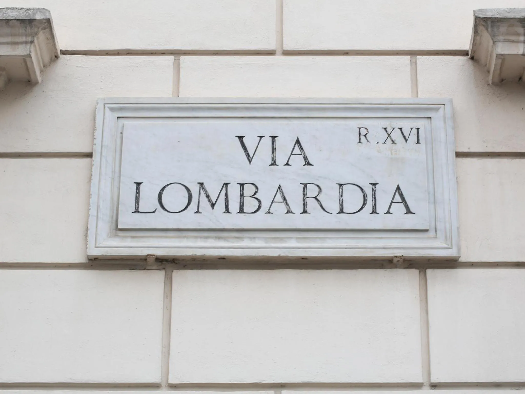 Facade/entrance in Piccolo di Piazza di Spagna Suites