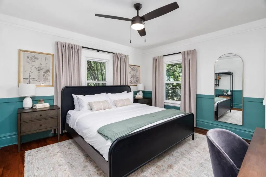 Bed in Grape Escape Inn & Suites