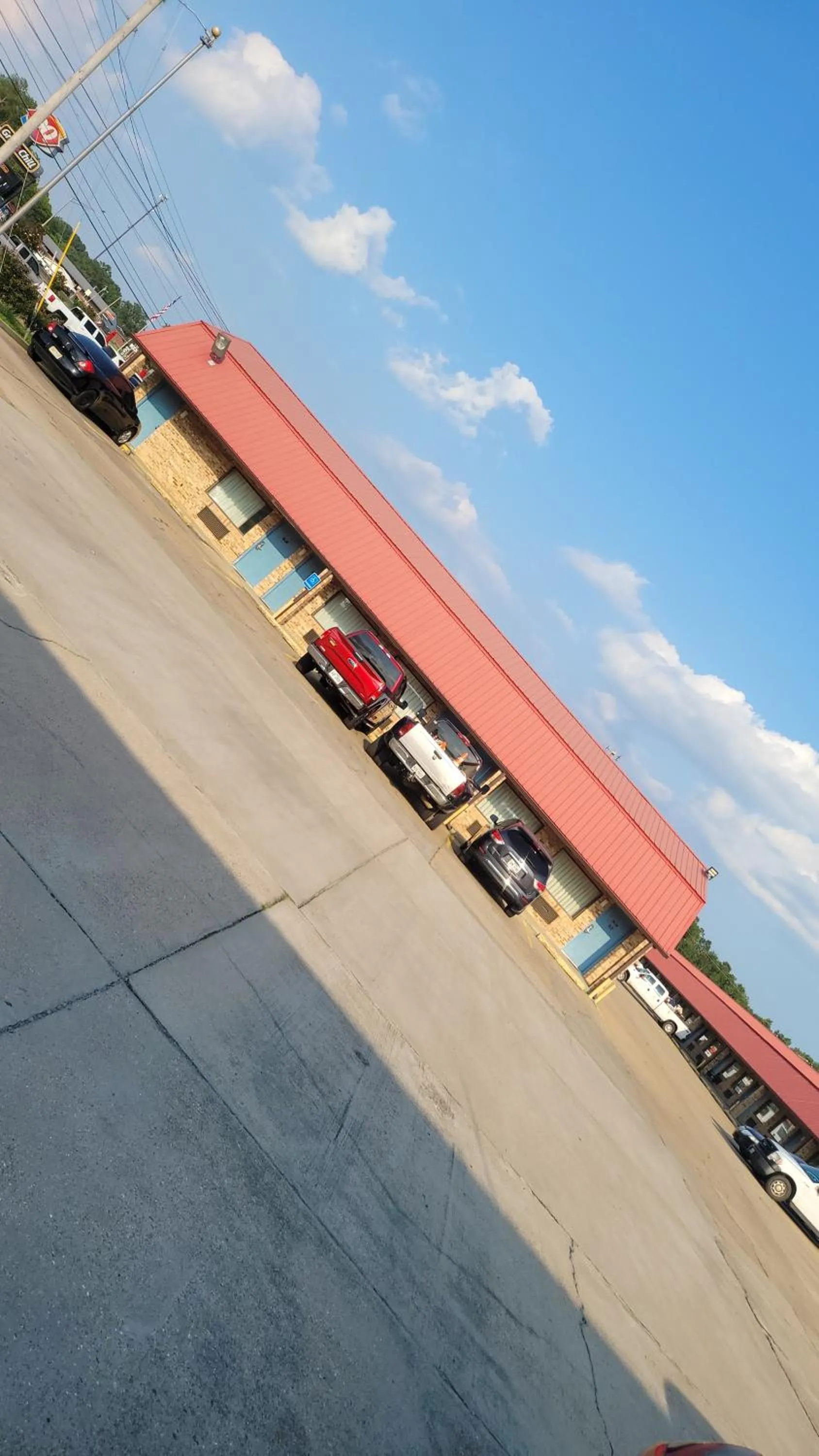 Parking in Western Motel