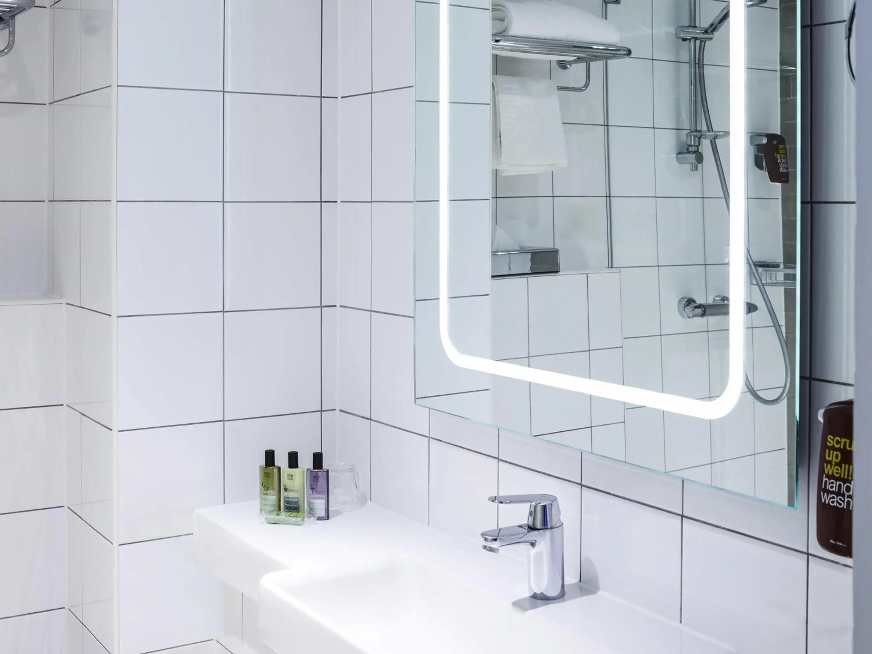 Bedroom in Mercure Telford Centre Hotel Bedroom in Mercure Telford Centre Hotel