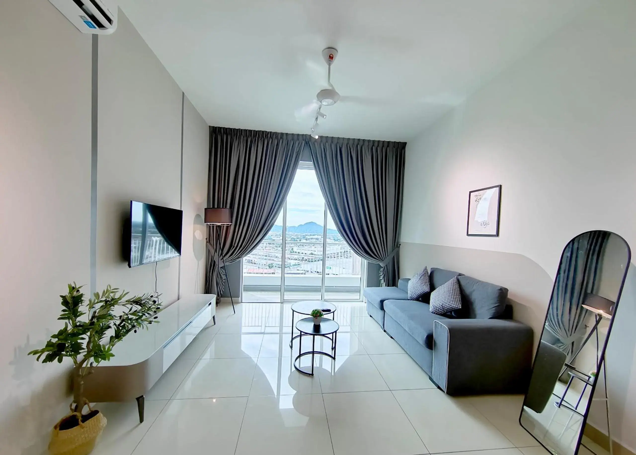 Three-Bedroom Apartment with Balcony and 3 Car Parks in Ipoh D Festivo Suites 6-10pax 10mins to Sunway Tambun by IWH Three-Bedroom Apartment with Balcony and 3 Car Parks in Ipoh D Festivo Suites 6-10pax 10mins to Sunway Tambun by IWH