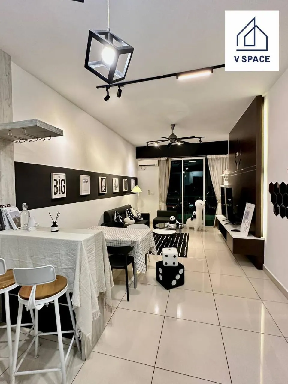 Living room in Ipoh D Festivo Suites 6-10pax 10mins to Sunway Tambun by IWH