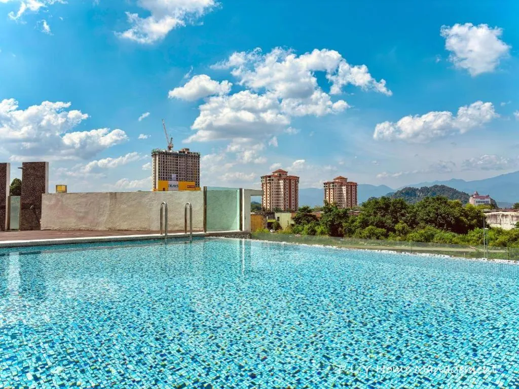 Swimming pool in Ipoh D Festivo Suites 6-10pax 10mins to Sunway Tambun by IWH