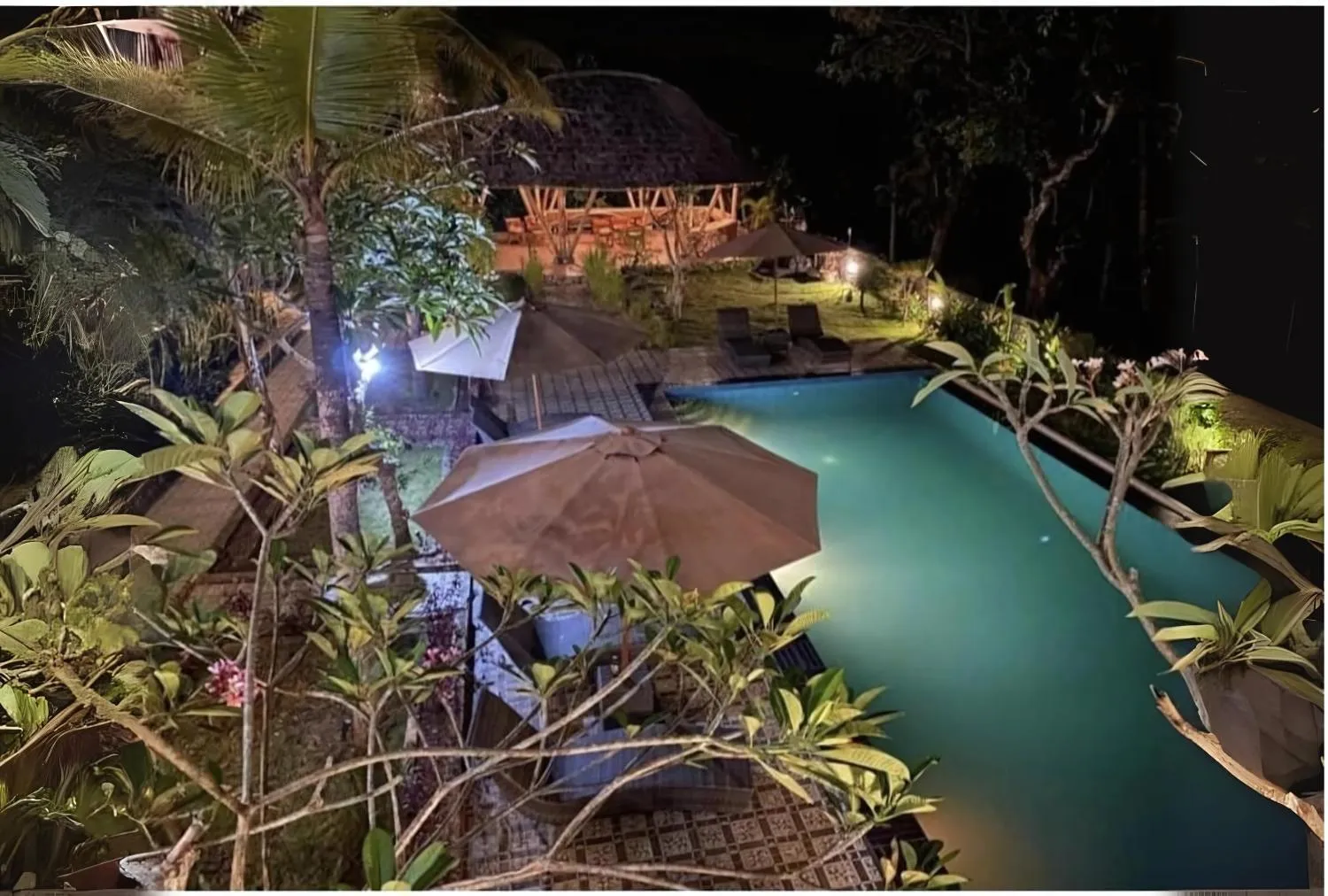 Night in Tinggian Hill Retreat