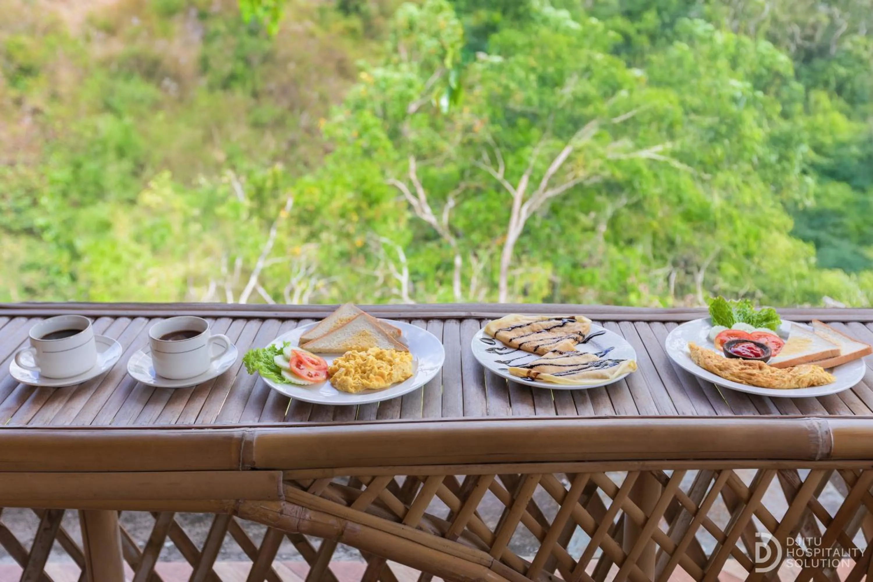 Food in Tinggian Hill Retreat