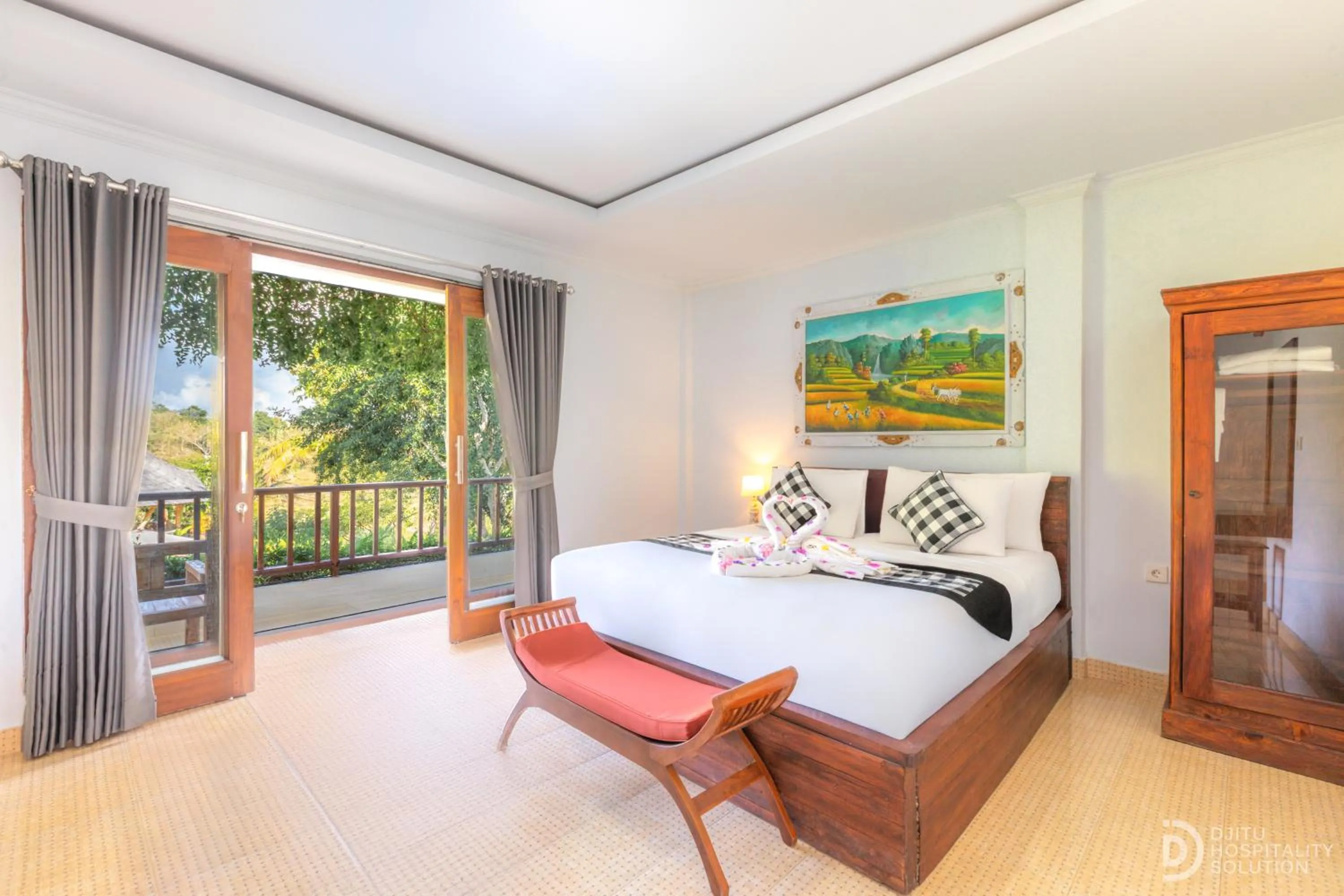 Bed in Tinggian Hill Retreat