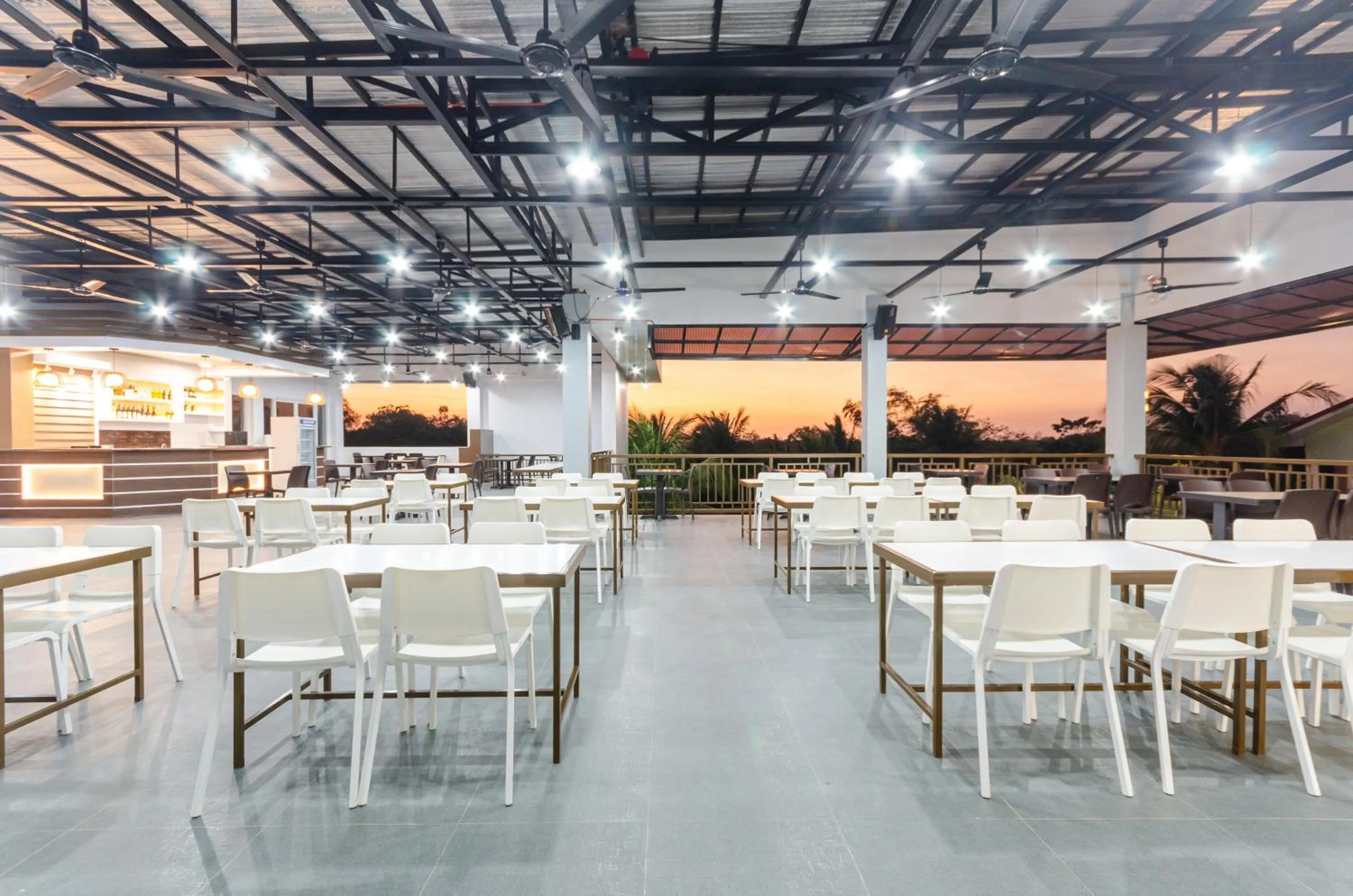 Restaurant/places to eat in Magsaysay Hillside Resort powered by Cocotel