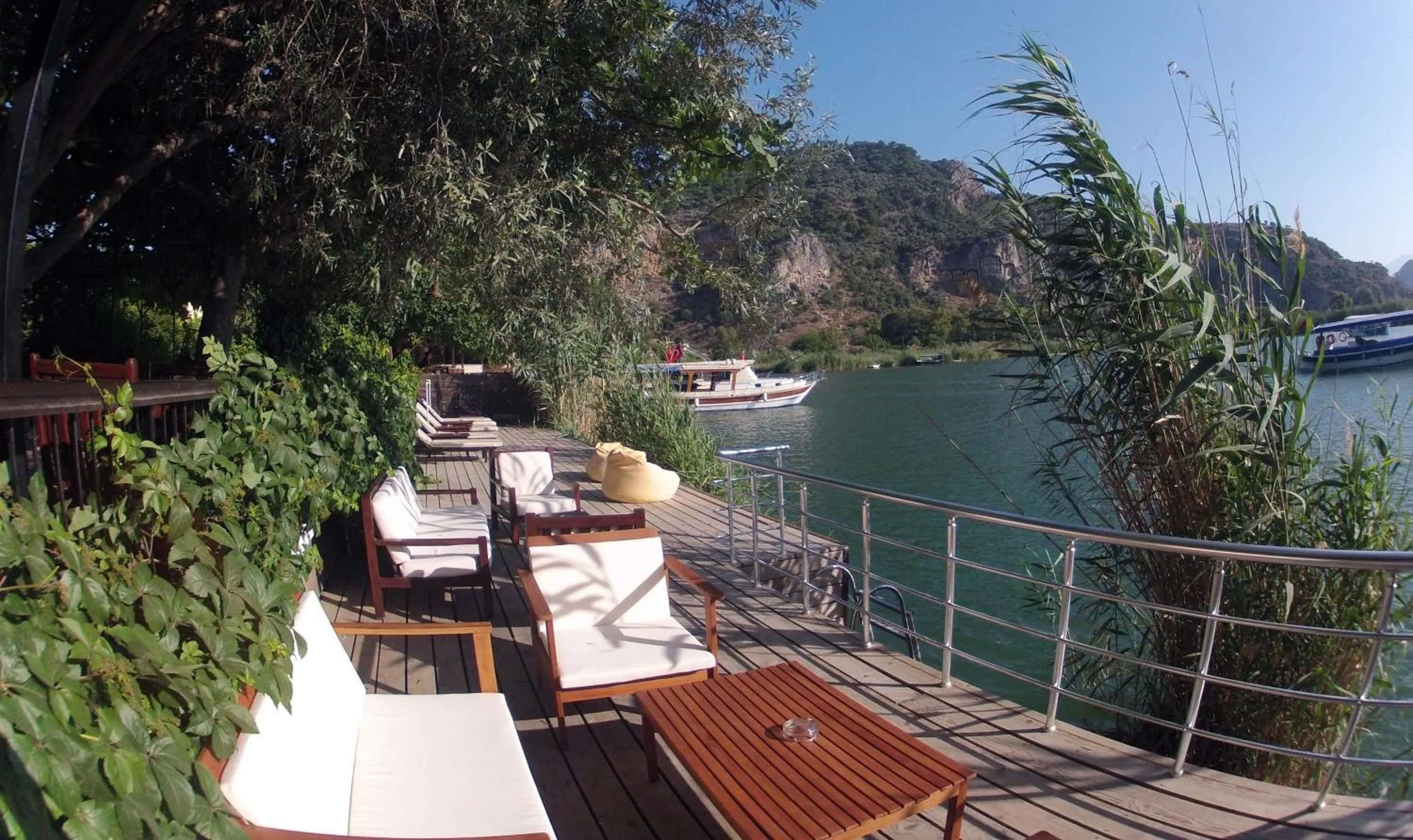 Lindos Pension