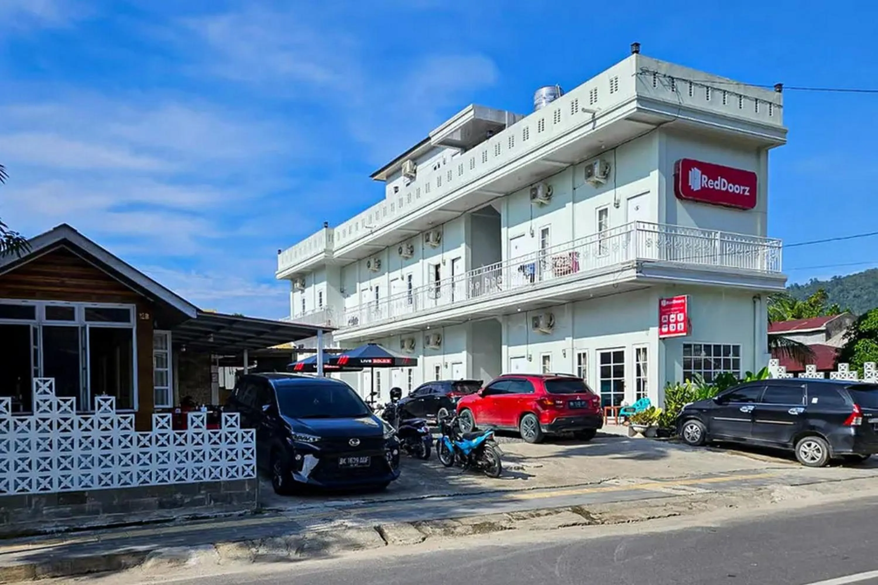 Property building in RedDoorz Syariah near Kantor Bupati Pantai Pandan Sibolga