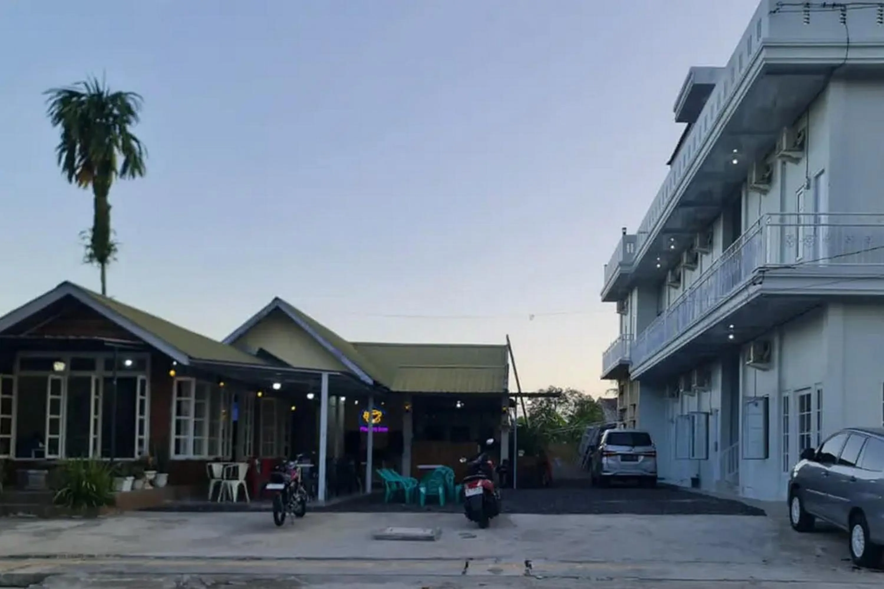 Property building in RedDoorz Syariah near Kantor Bupati Pantai Pandan Sibolga