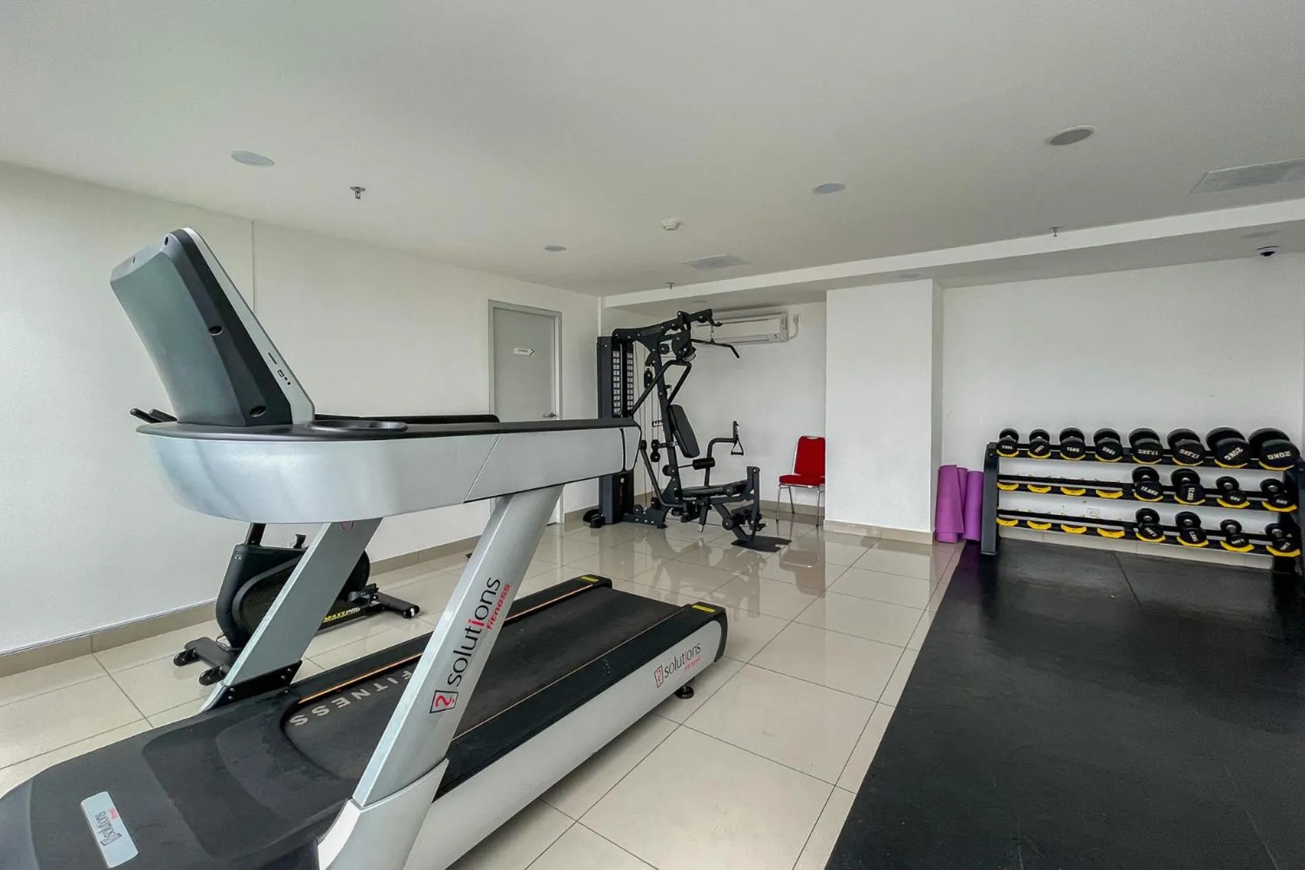 Fitness centre/facilities in RedLiving Apartemen Sayana - Premium Property