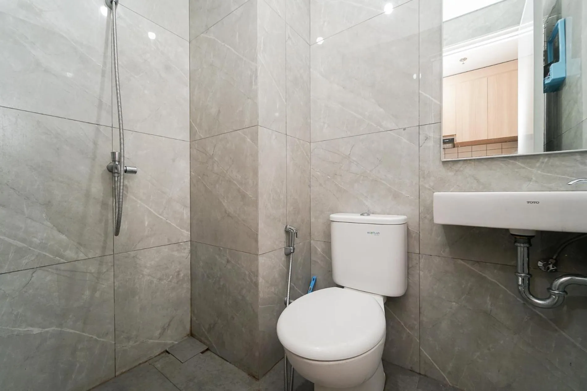Bathroom in RedLiving Apartemen Sayana - Premium Property