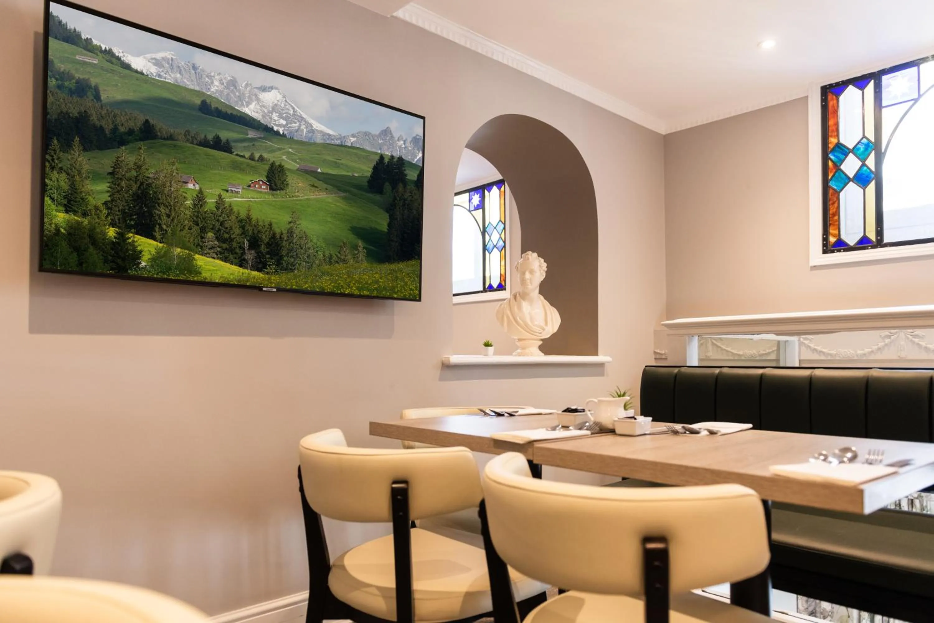 Breakfast in Byron Hotel