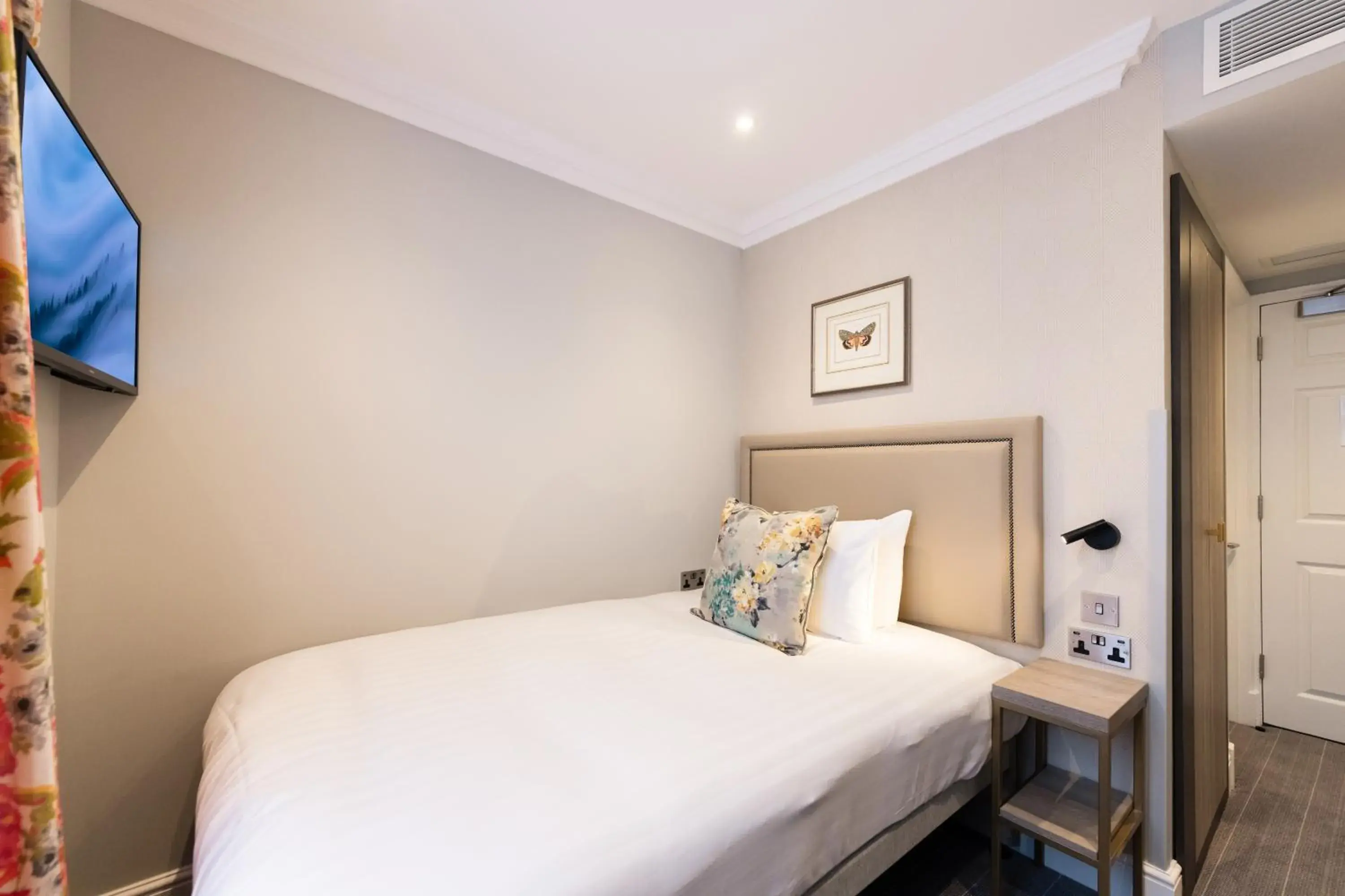 Bed in Byron Hotel Bed in Byron Hotel