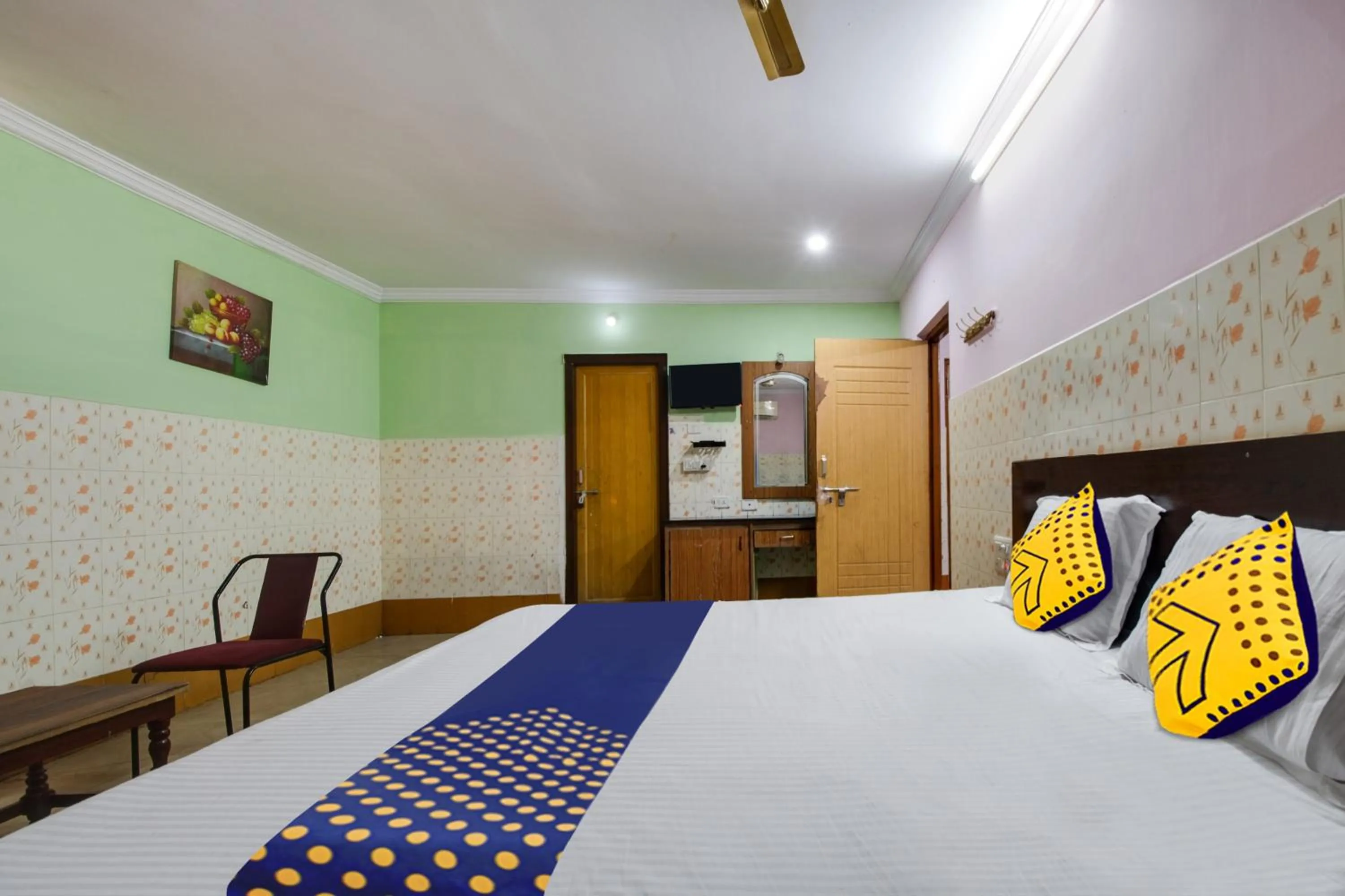 Bedroom in Hotel O Sir Vr Sairam Lodge