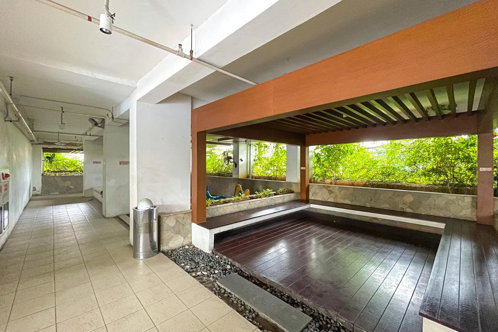 Seating area in RedLiving Apartemen Bassura City - Premium Property