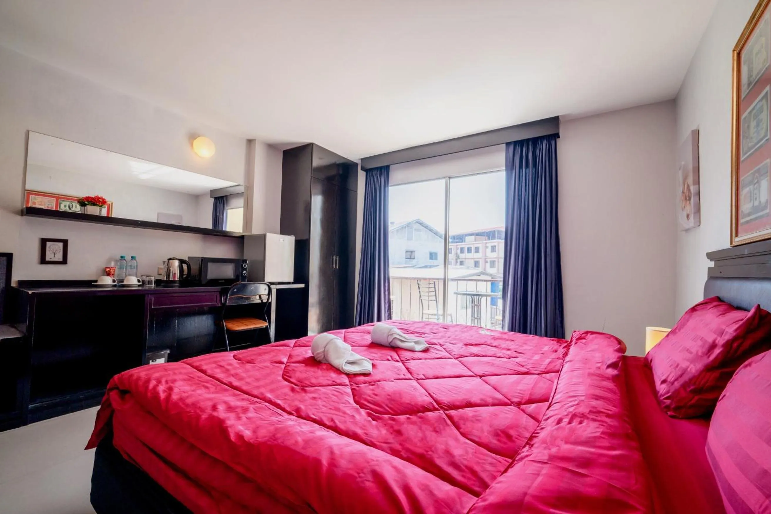 Bed in Abunawas Merry Inn at Walking Street