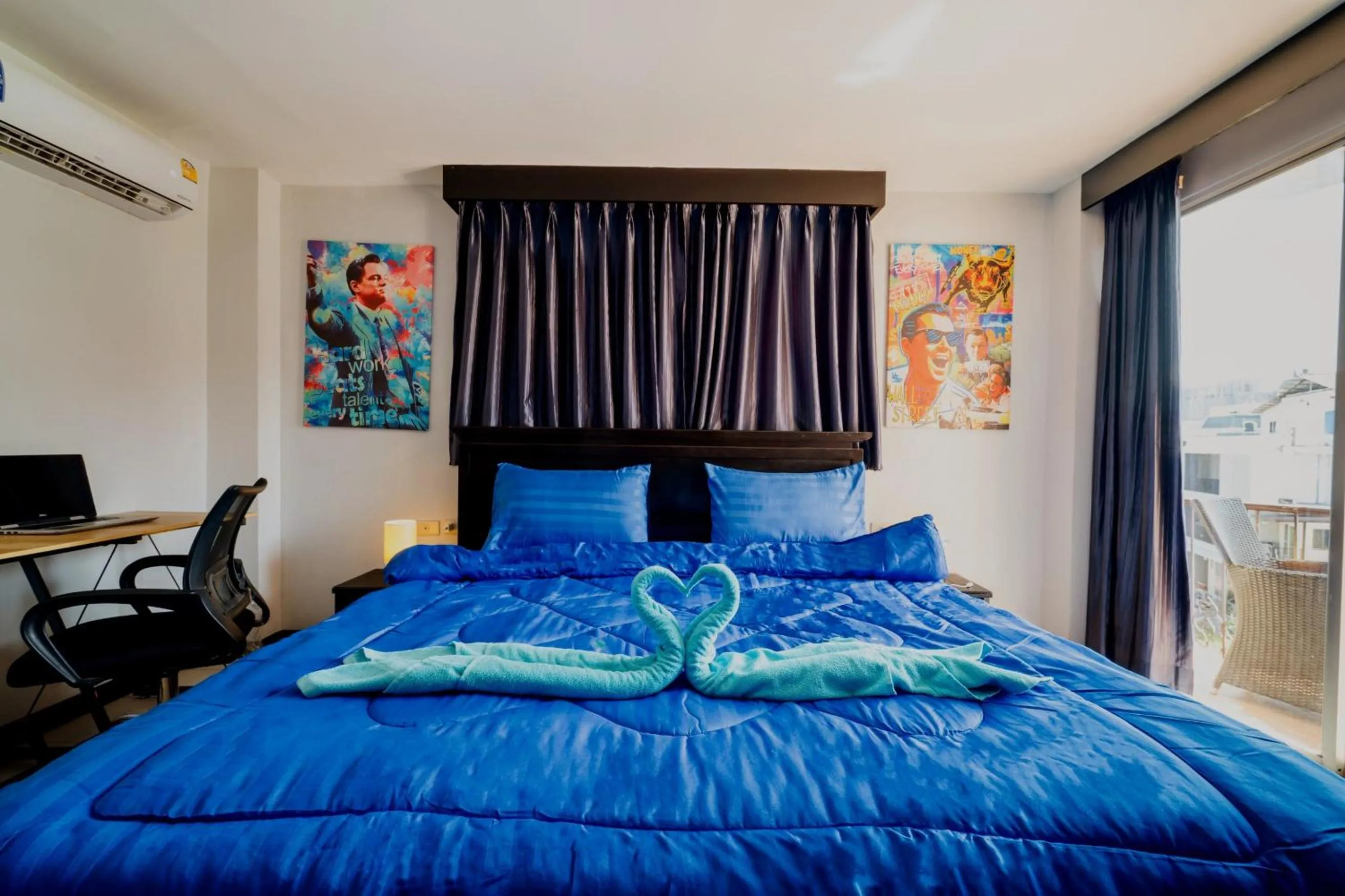 Bed in Abunawas Merry Inn at Walking Street