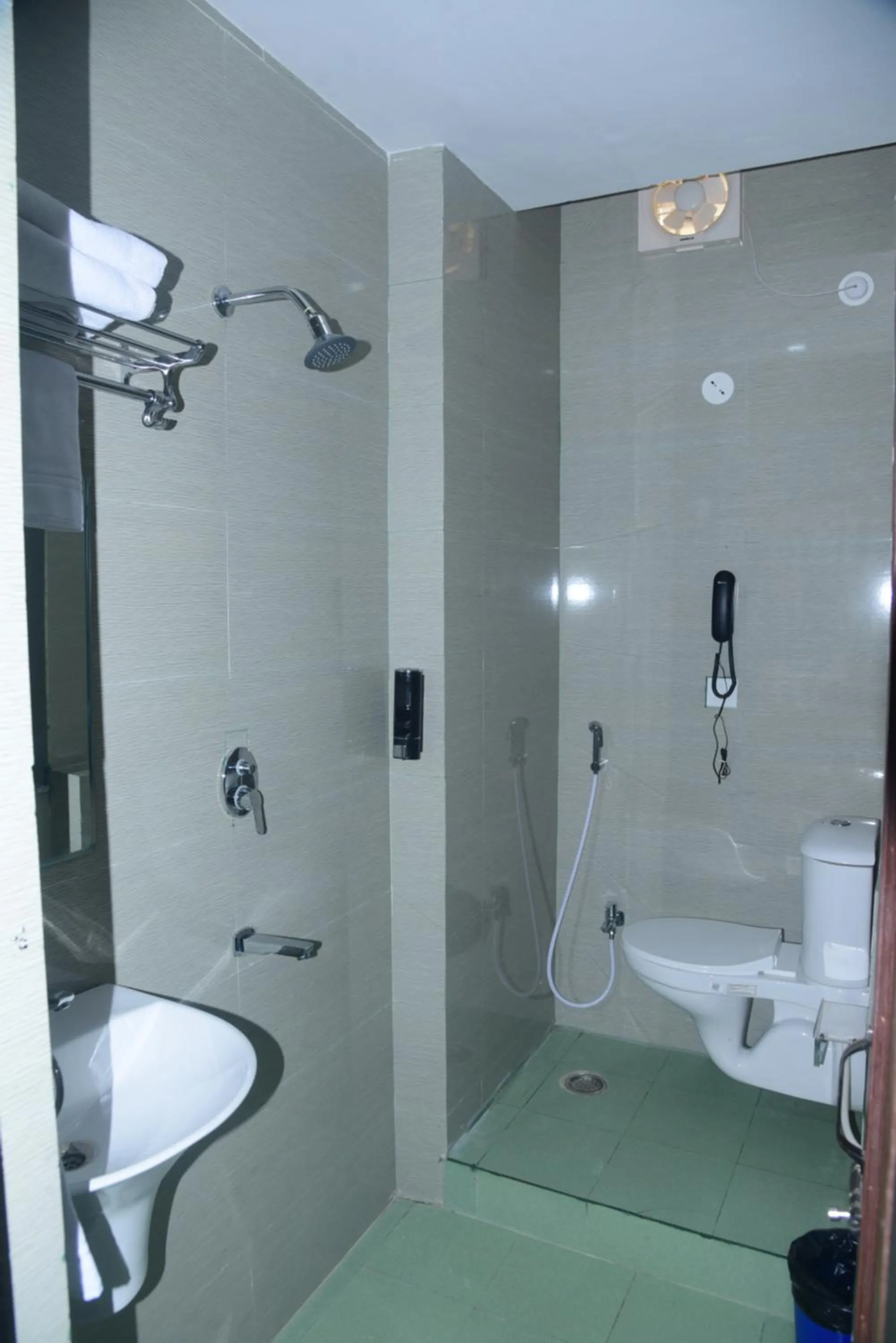 Bathroom in Hotel Gridhakuta International