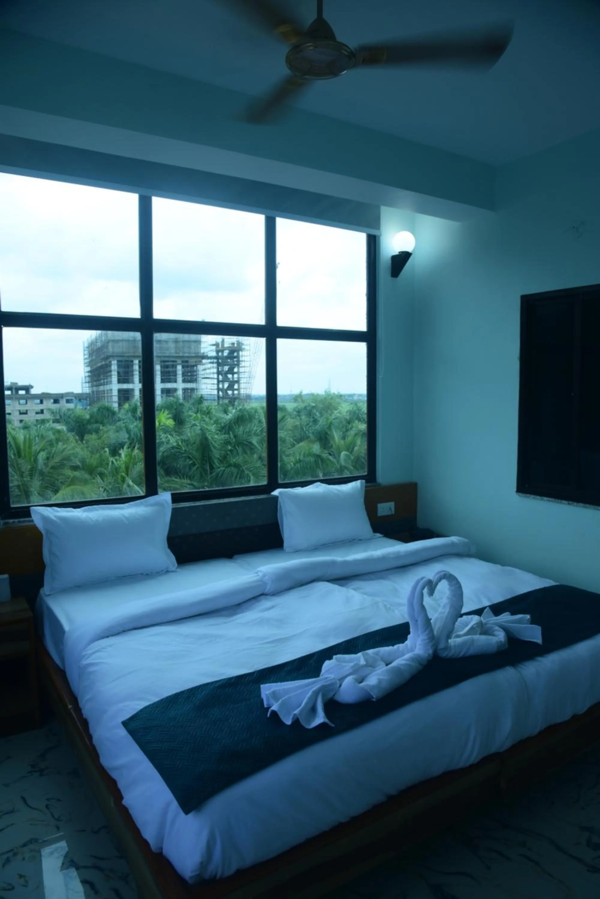 Bed in Hotel Gridhakuta International