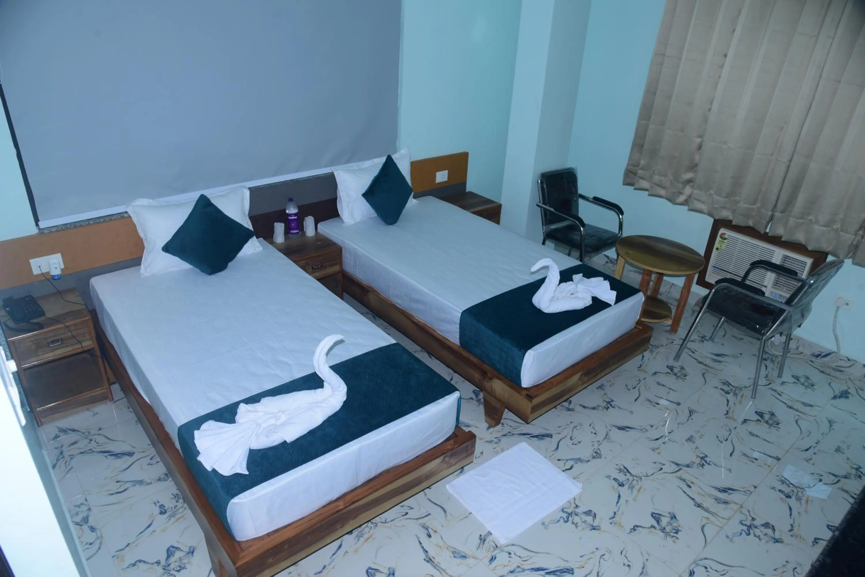 Bed in Hotel Gridhakuta International