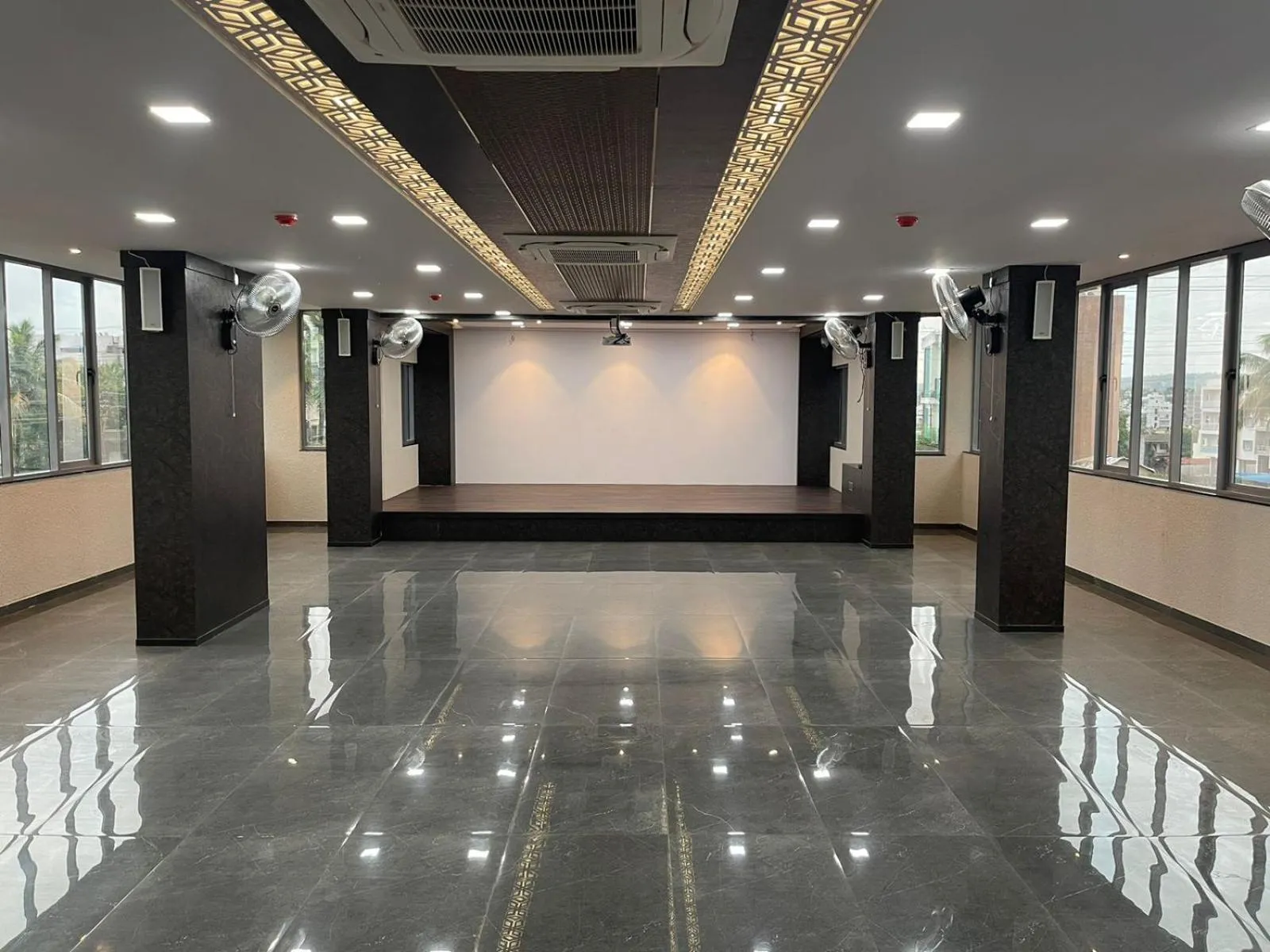 Banquet/Function facilities in Hotel Chiranjeevi Kolhapur