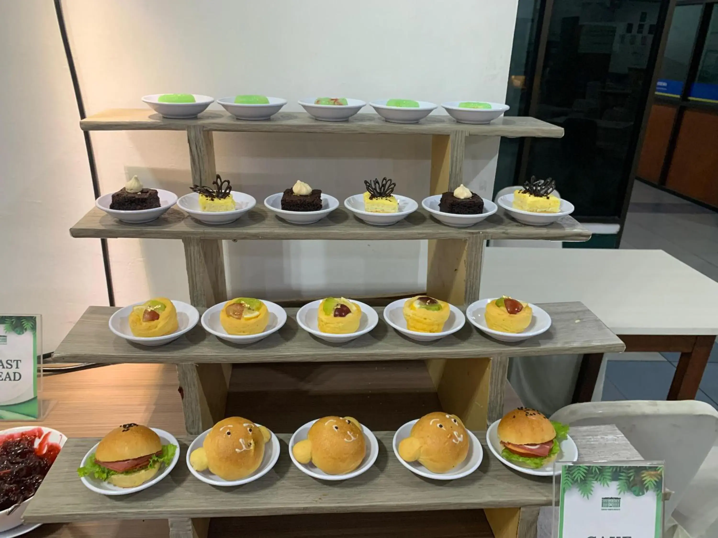 Food and drinks in Graha Widya Bhakti at STIESIA Surabaya Food and drinks in Graha Widya Bhakti at STIESIA Surabaya