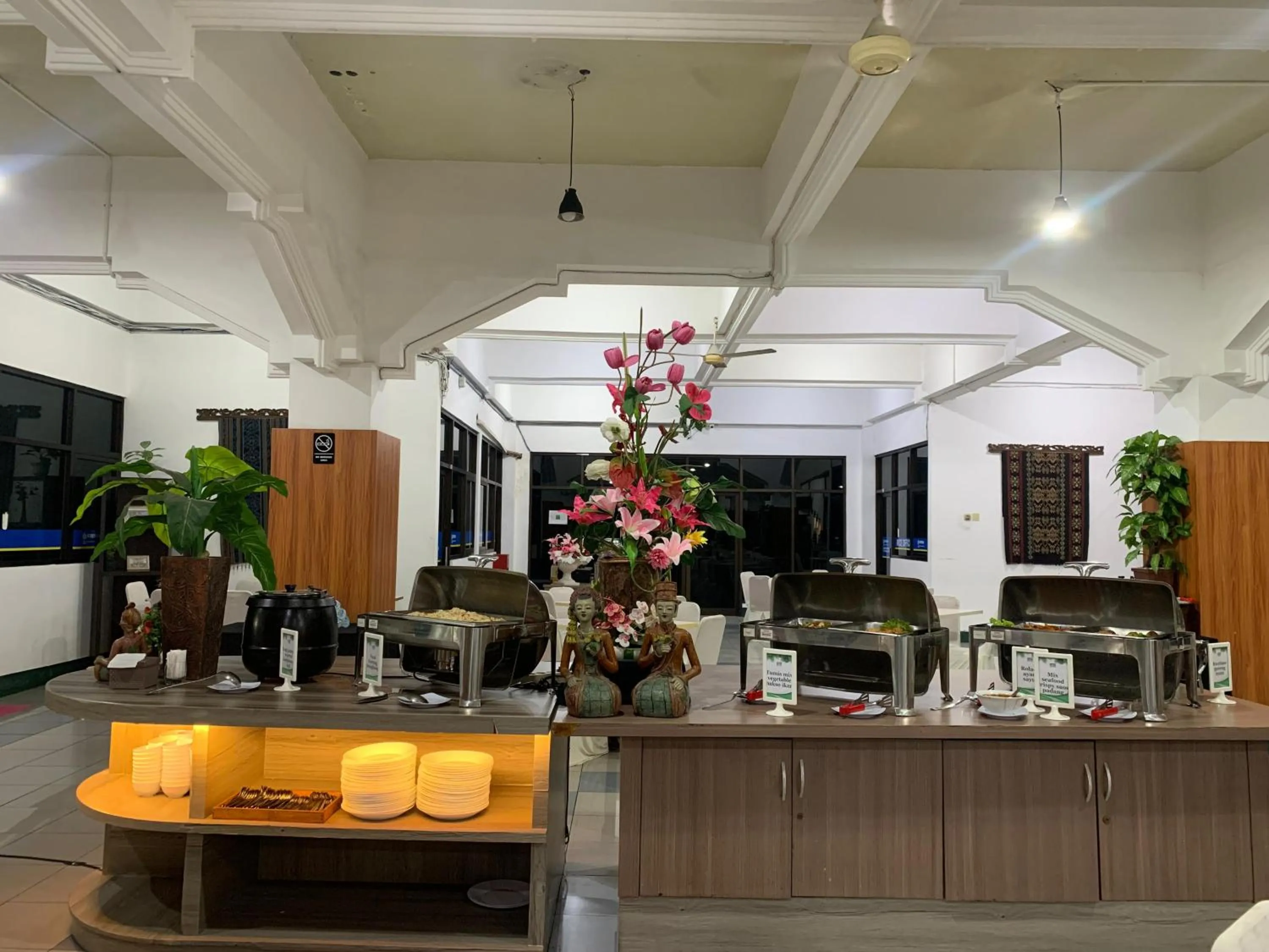 Restaurant/places to eat in Graha Widya Bhakti at STIESIA Surabaya