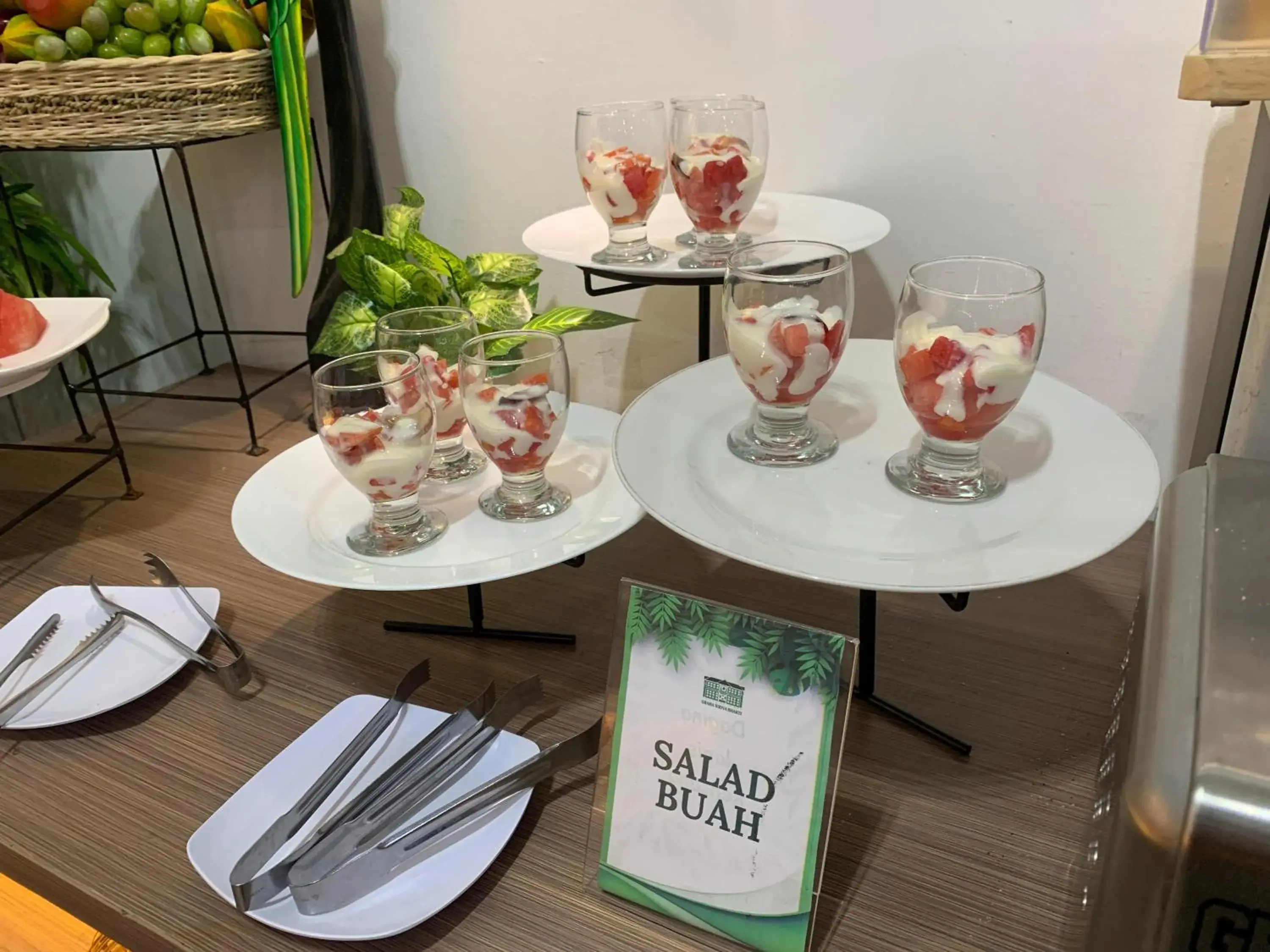 Food and drinks in Graha Widya Bhakti at STIESIA Surabaya Food and drinks in Graha Widya Bhakti at STIESIA Surabaya