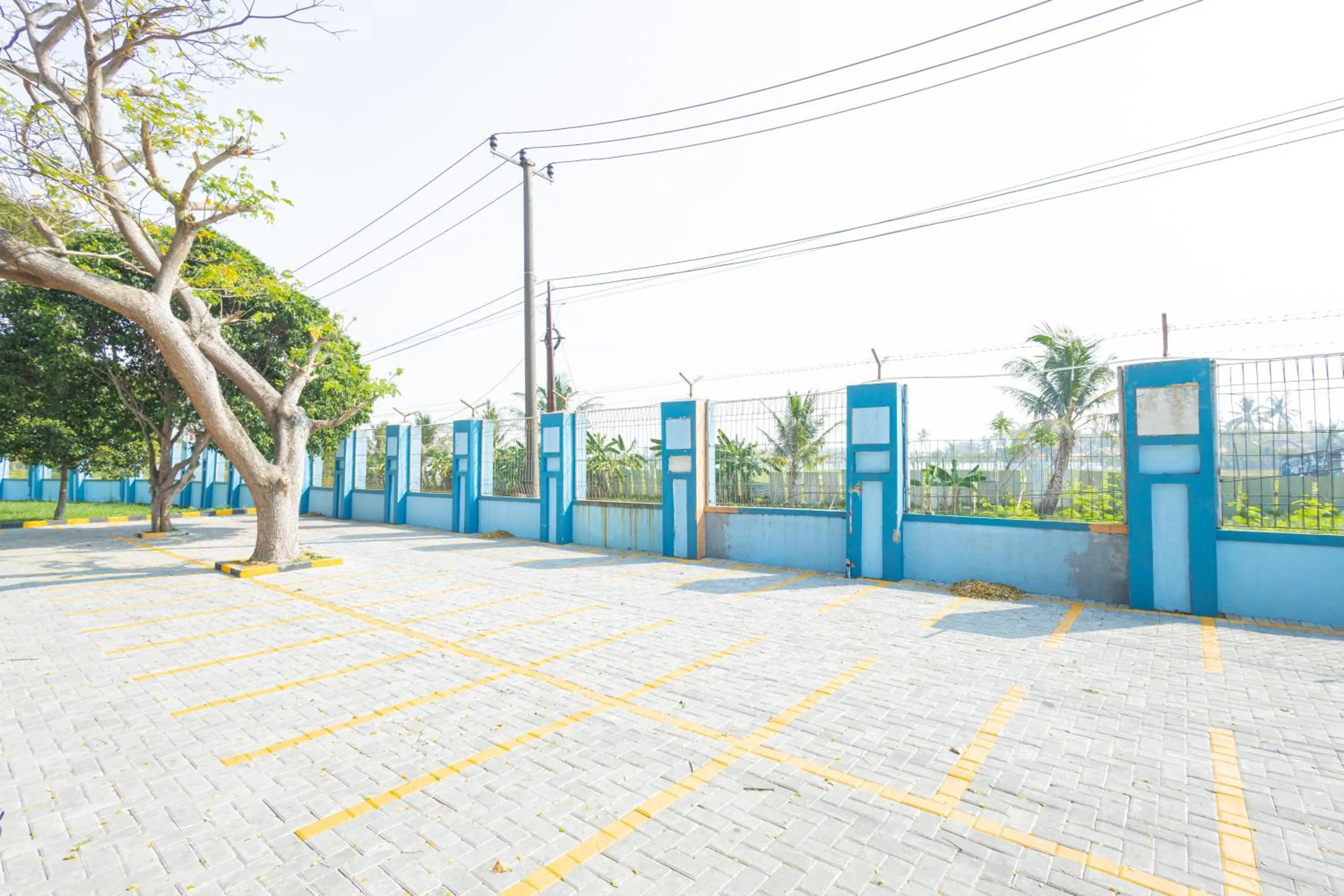 Parking in RedDoorz @ Politeknik Pelayaran Banten