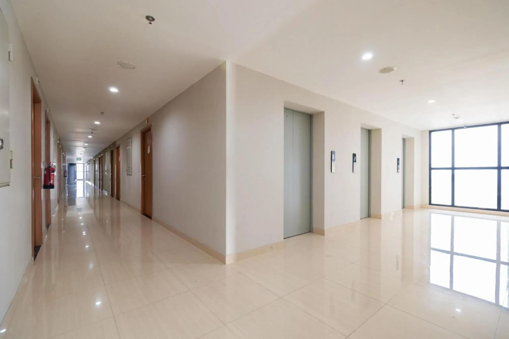 Property building in RedLiving Apartemen Evenciio - Ens Room