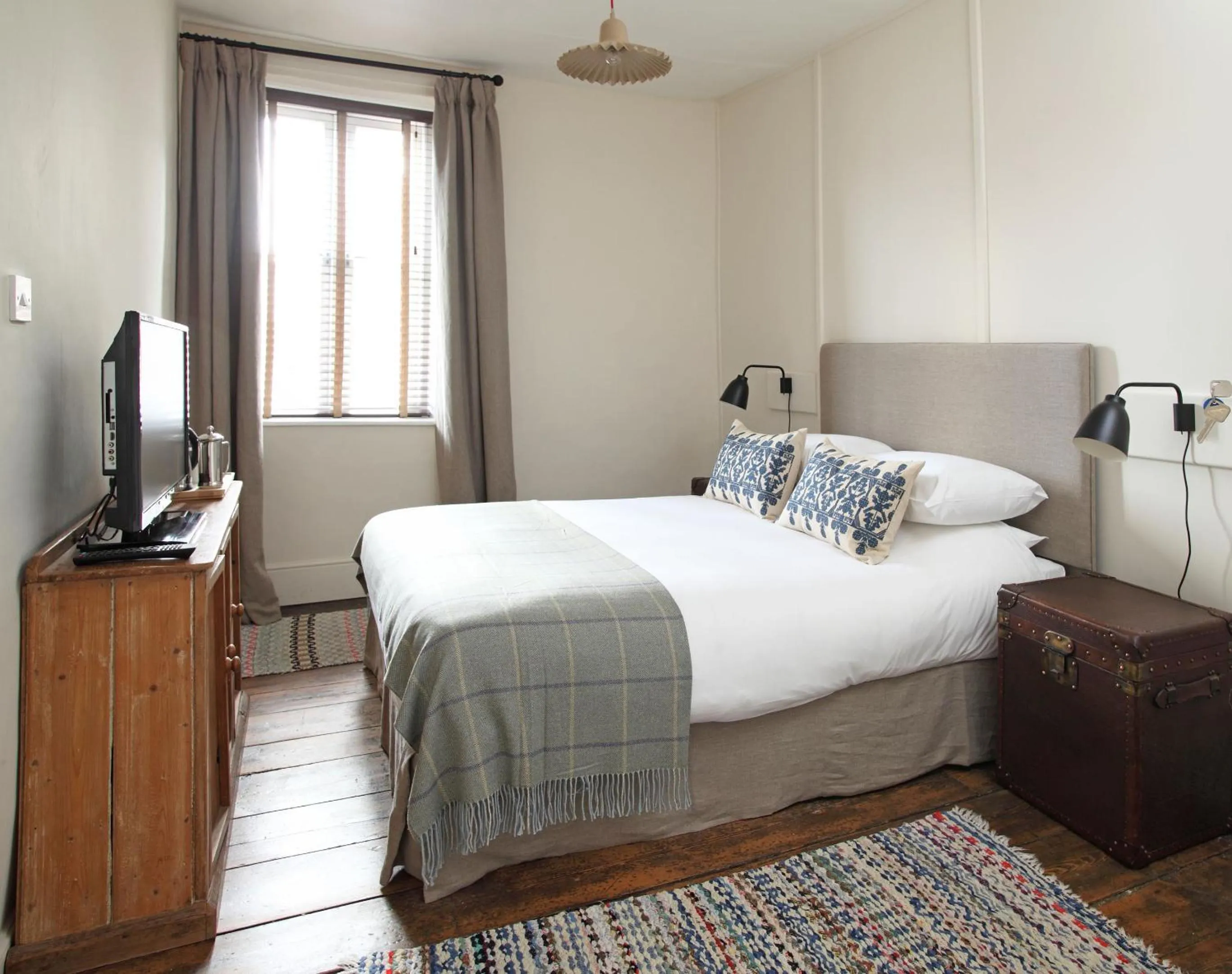 Bedroom, Bed in Black Lion Hotel