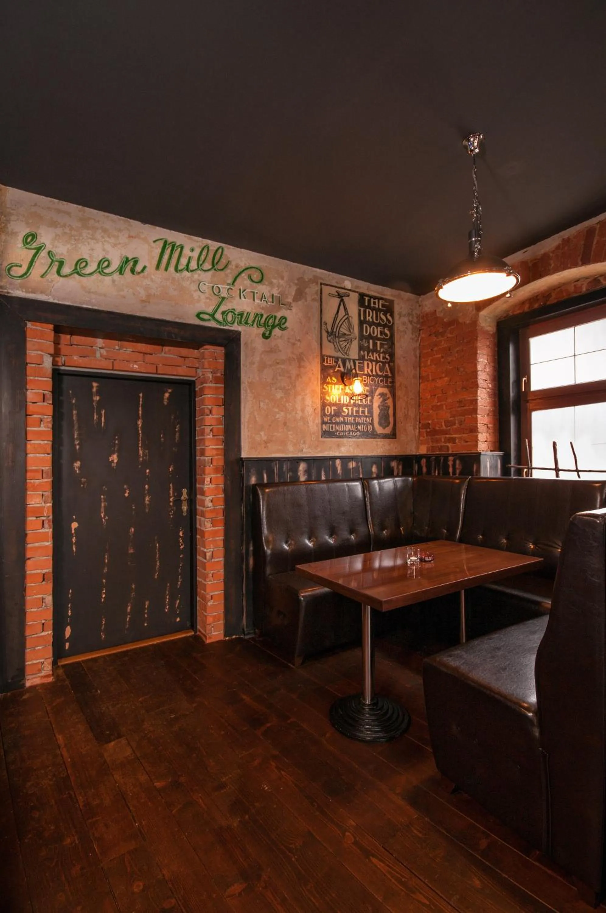 Restaurant/places to eat in Hotel Chicago