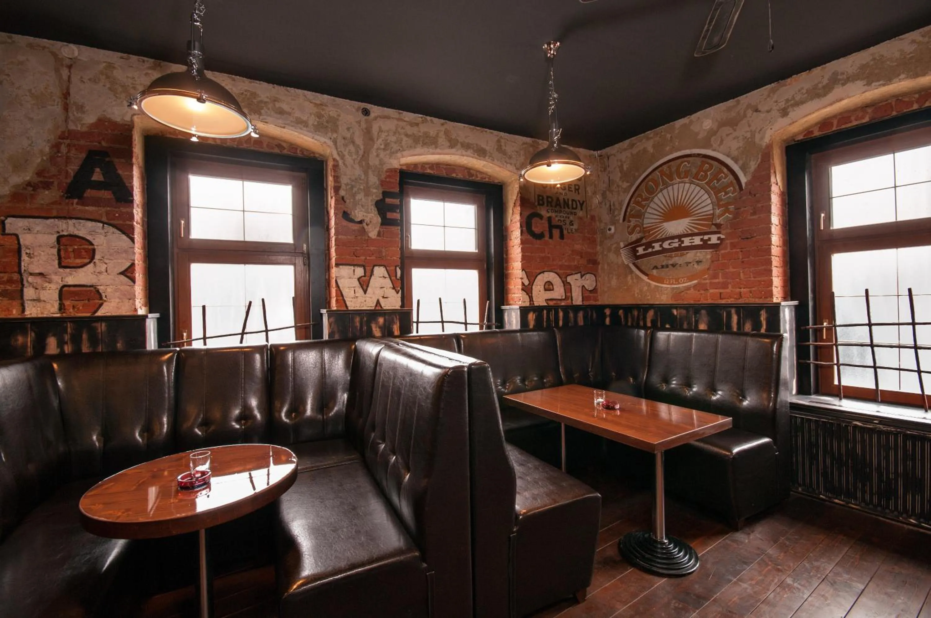 Restaurant/places to eat in Hotel Chicago