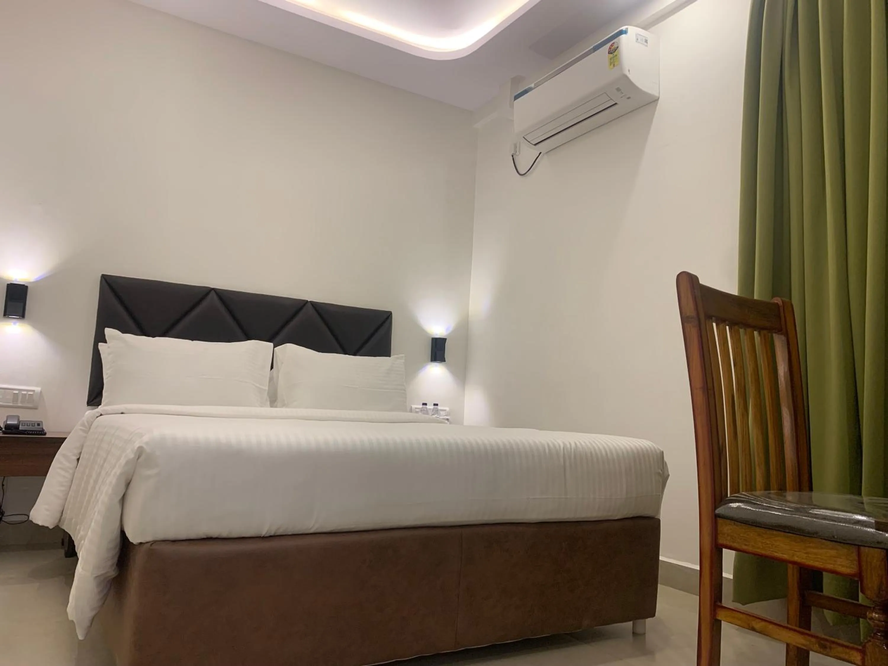 Bed in Hotel Le Grandeur