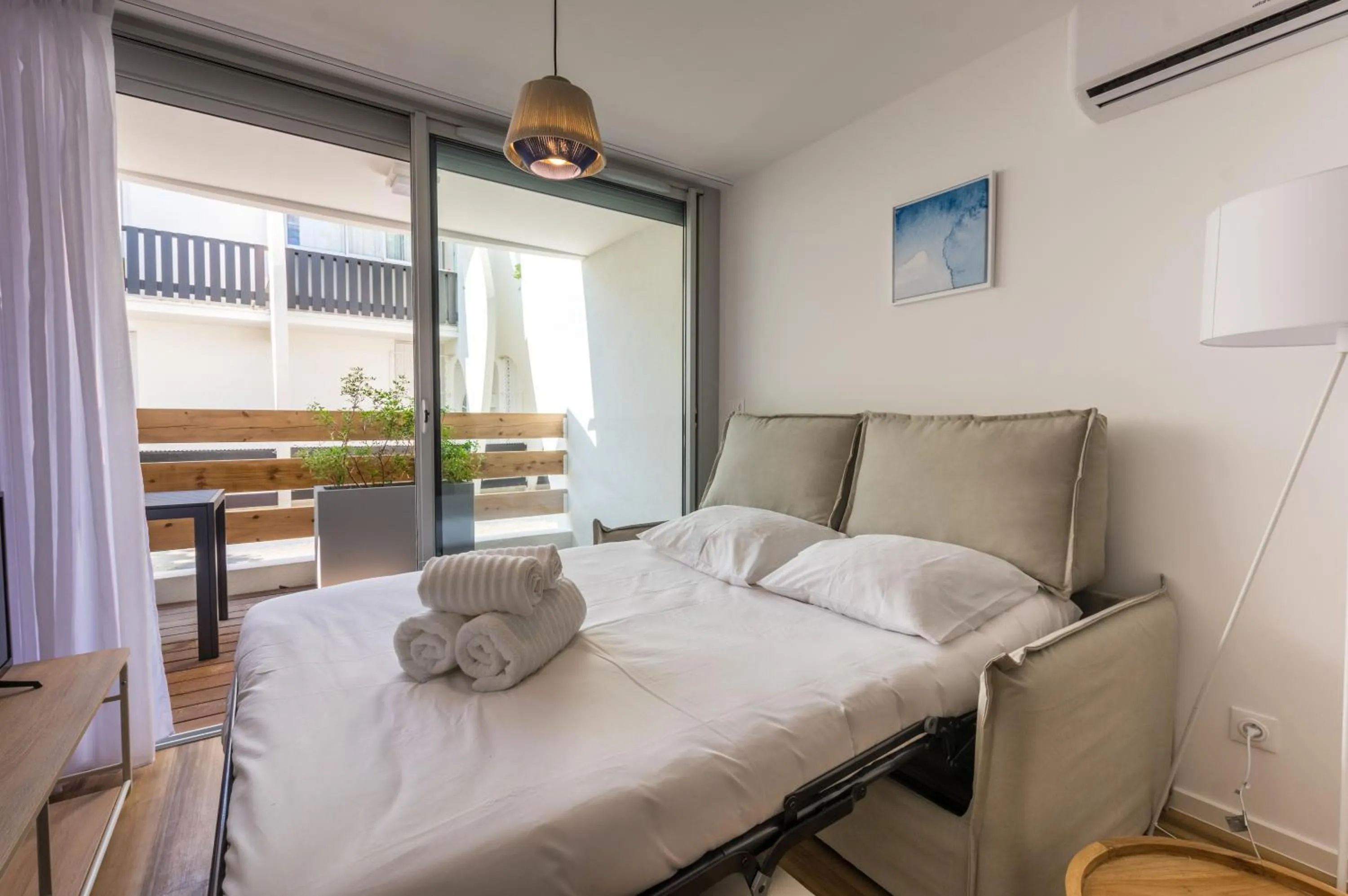 Bed in MY Hôtel Résidences - La Grande-Motte