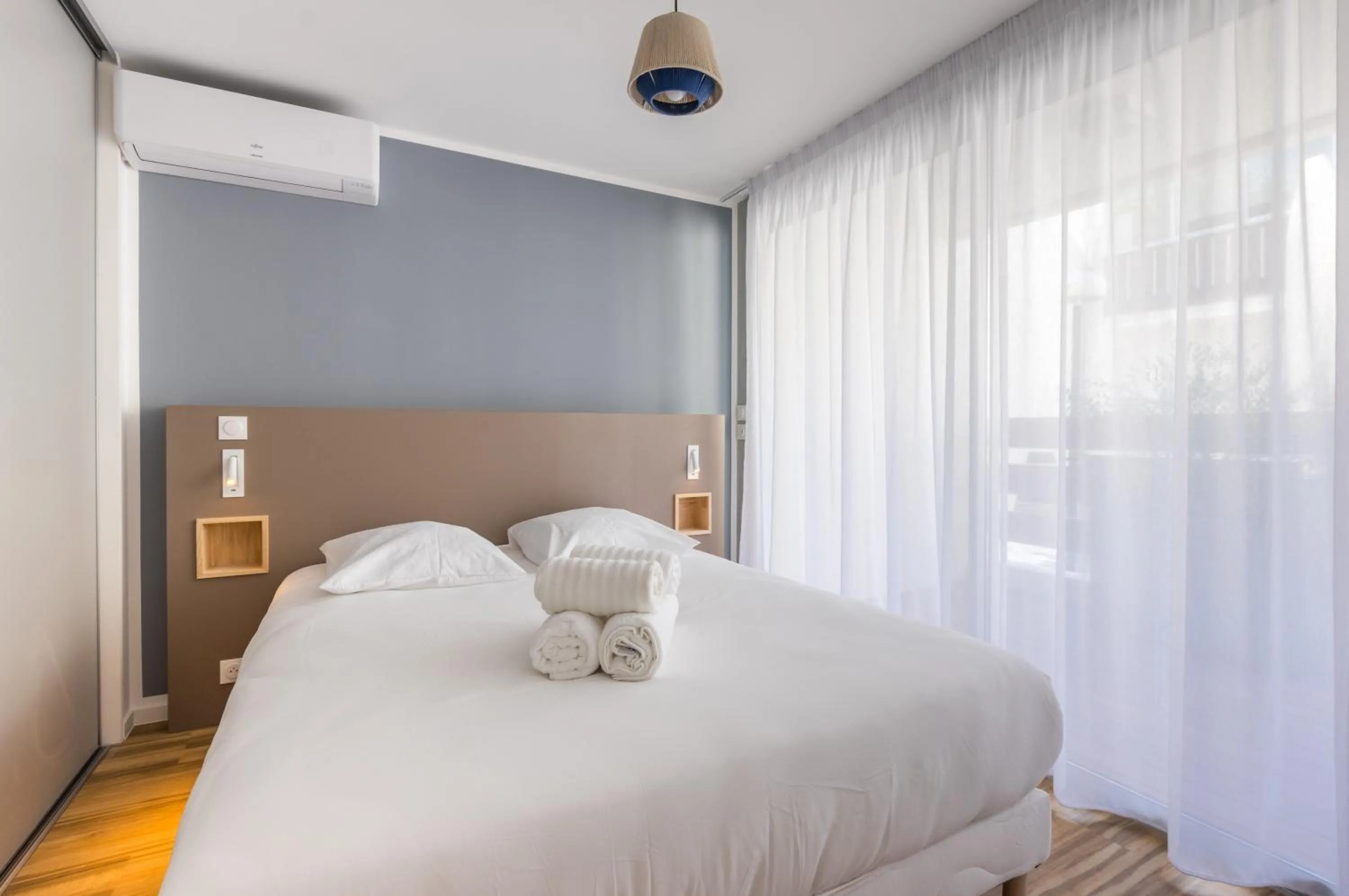 Bed in MY Hôtel Résidences - La Grande-Motte