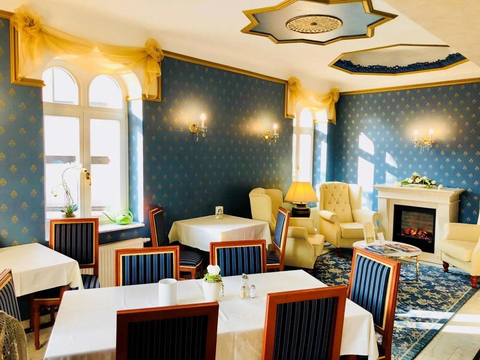 Lounge or bar in Hotel am Bayrischen Platz