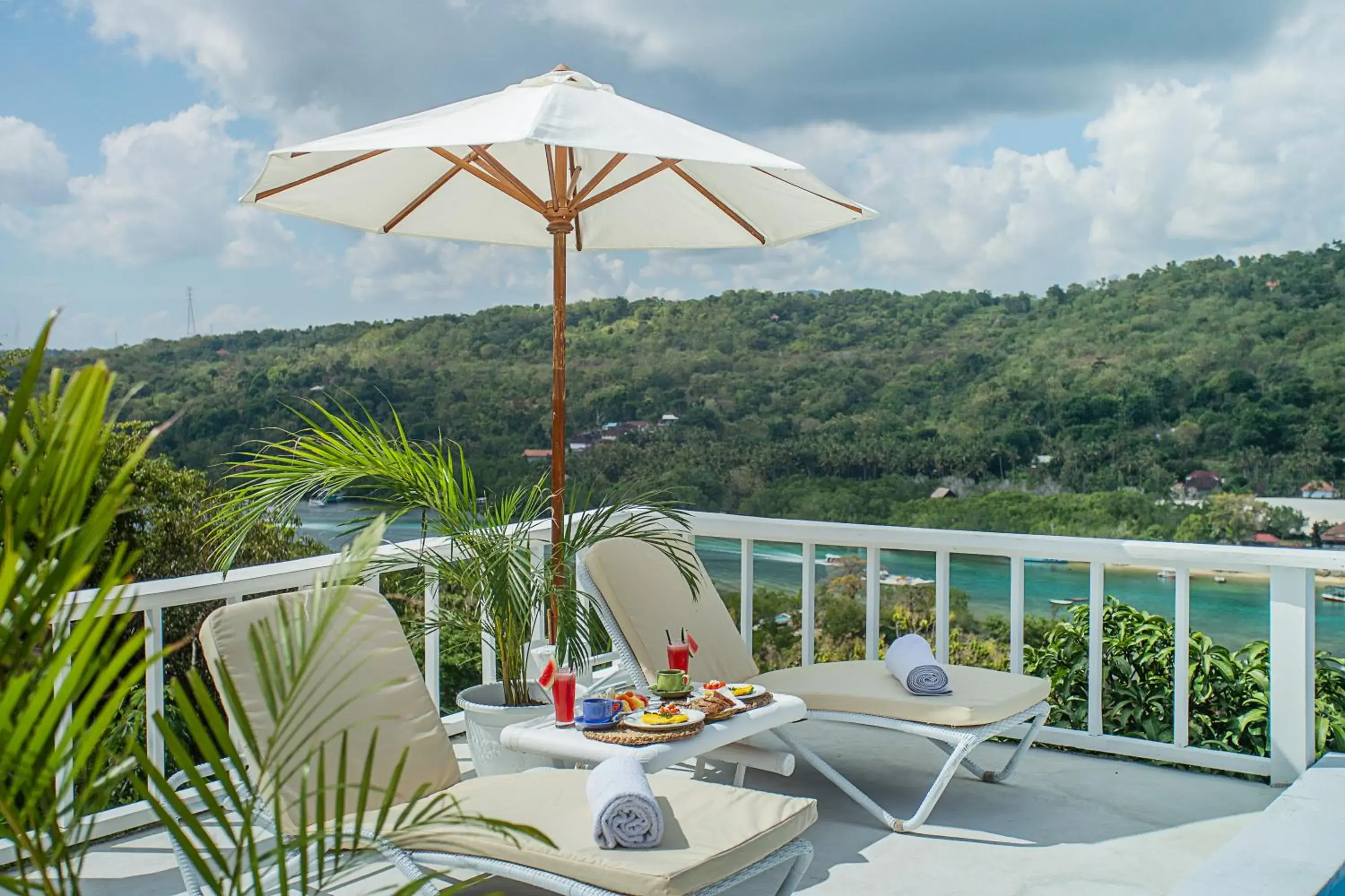 Swimming pool in Stardust Villas Swimming pool in Stardust Villas
