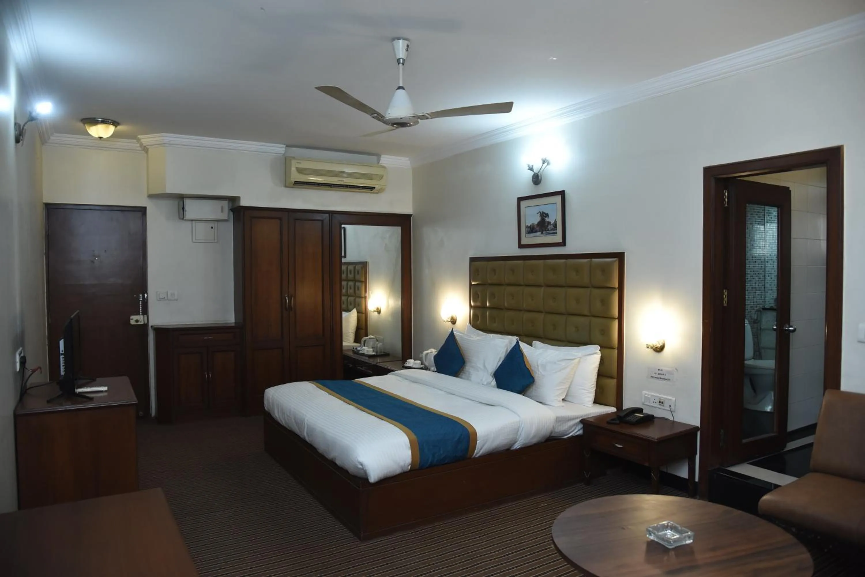 Bedroom, Bed in BelAir Suites Pune