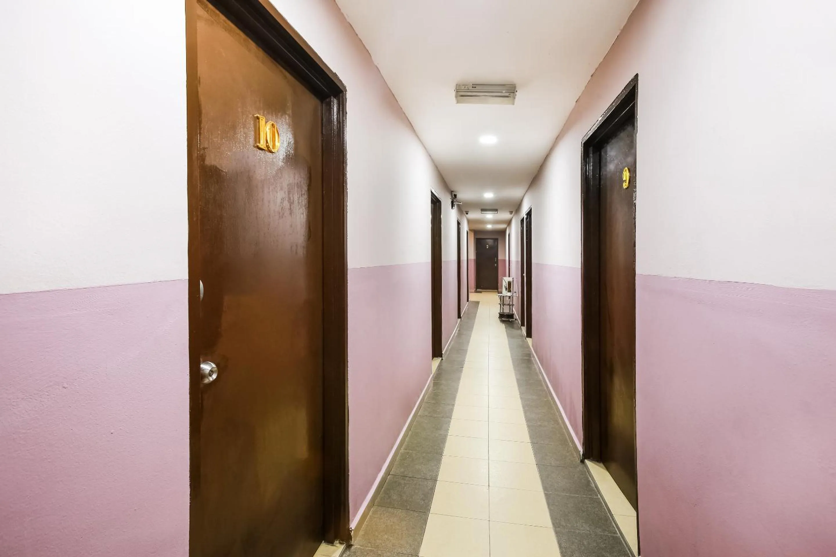 Property building in Happy Inn Hotel